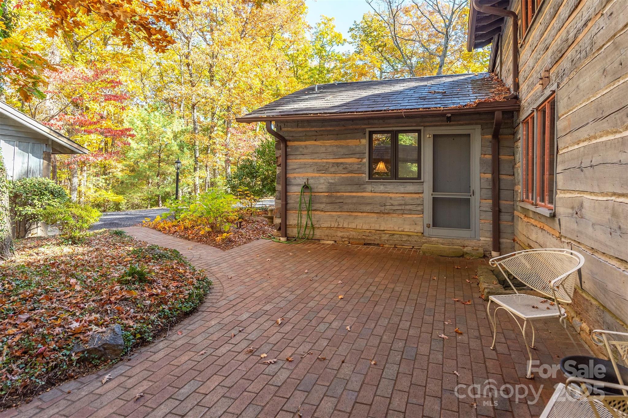 102 Weaver Mill Road — Columbus