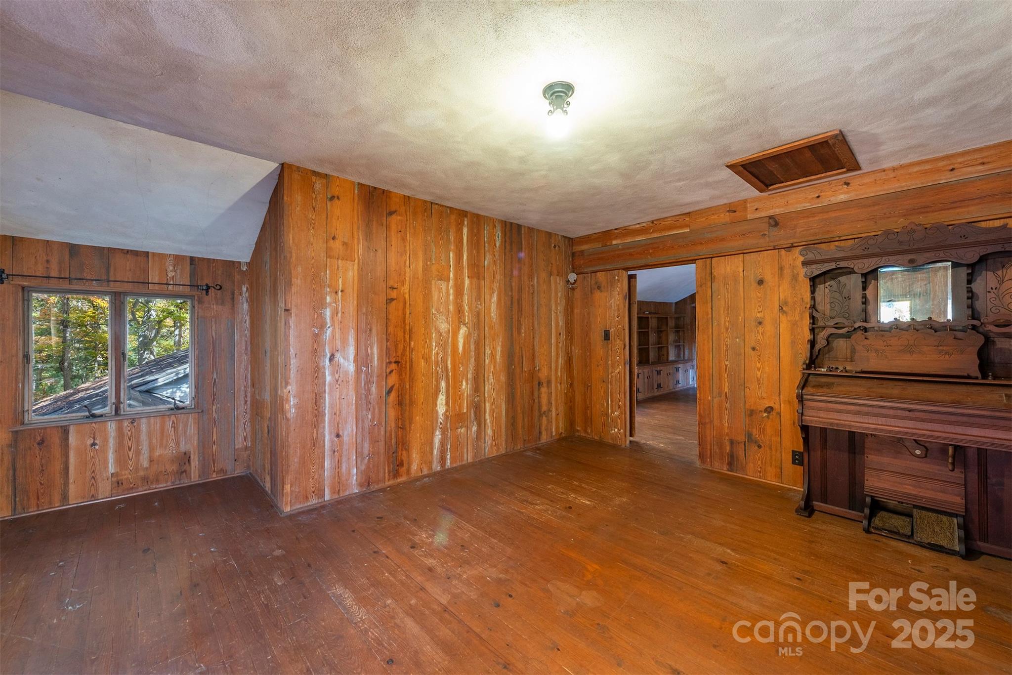 102 Weaver Mill Road — Columbus