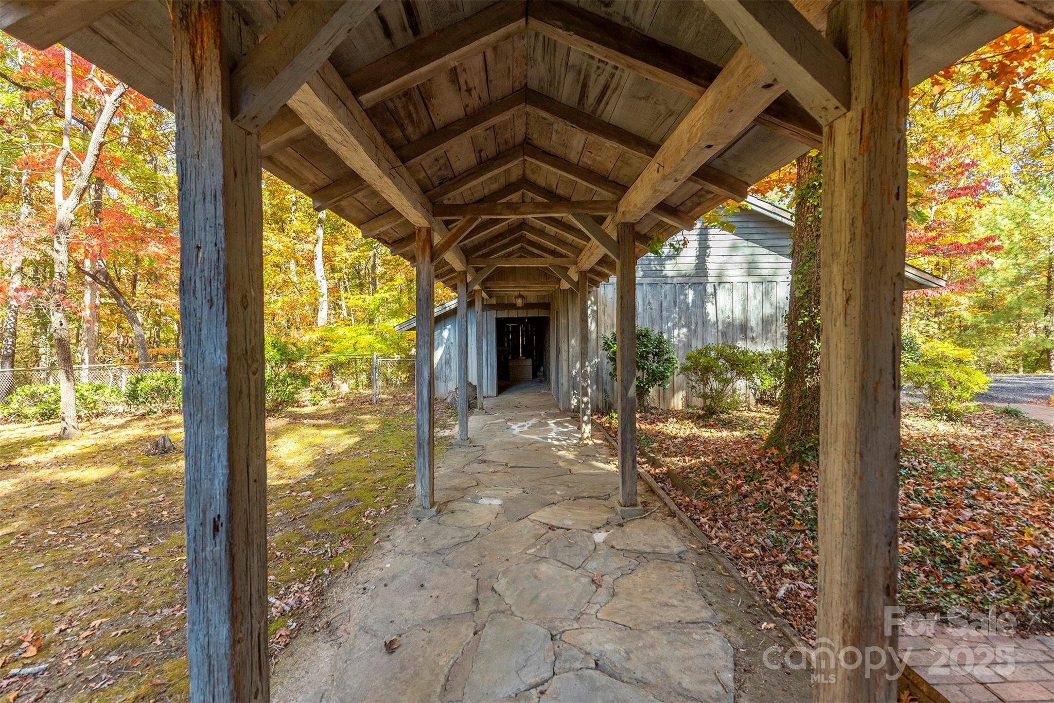 102 Weaver Mill Road — Columbus