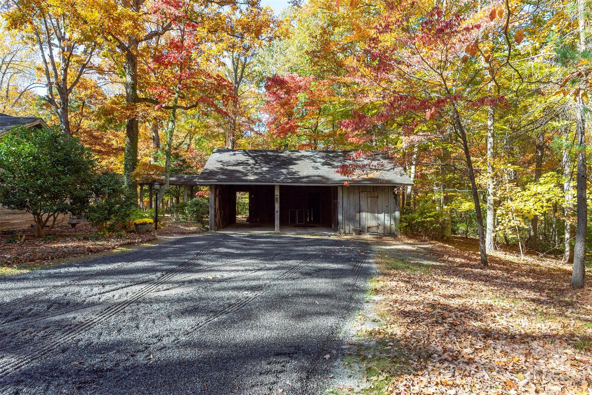 102 Weaver Mill Road — Columbus