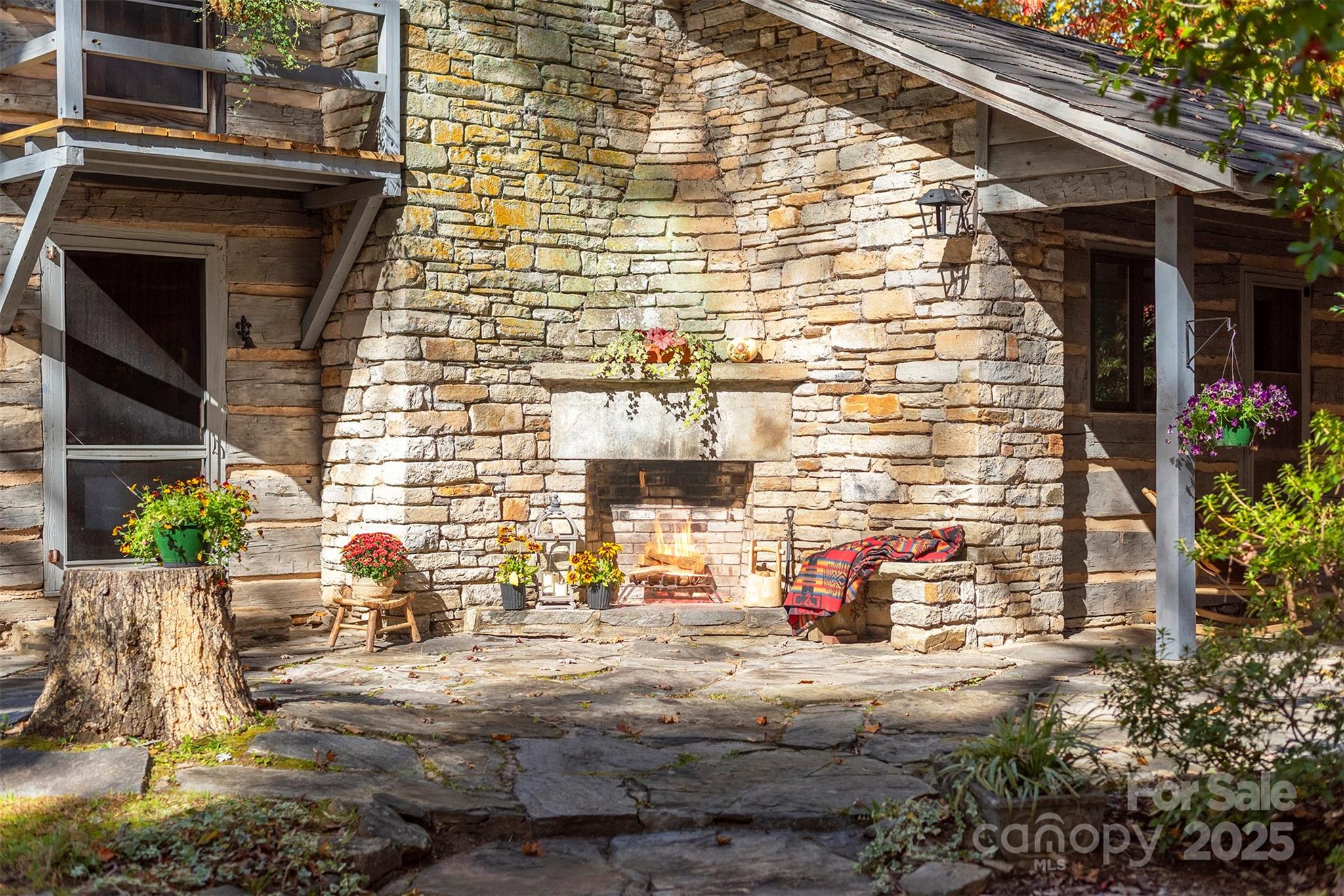 102 Weaver Mill Road — Columbus