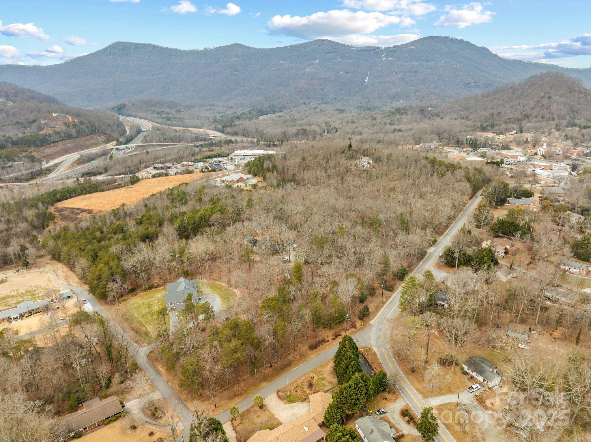 102 Weaver Mill Road — Columbus