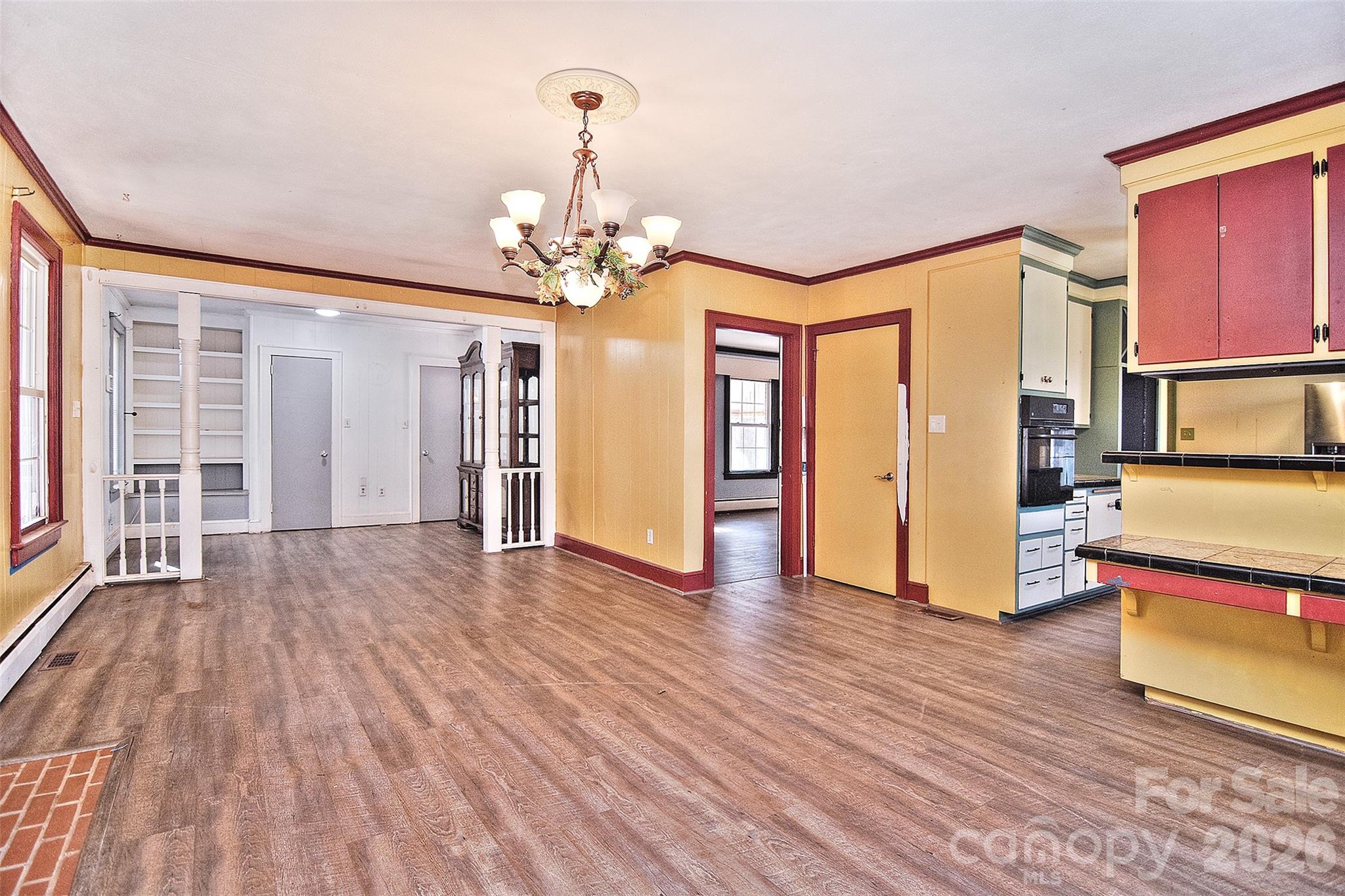 936 23rd Avenue NE — Hickory
