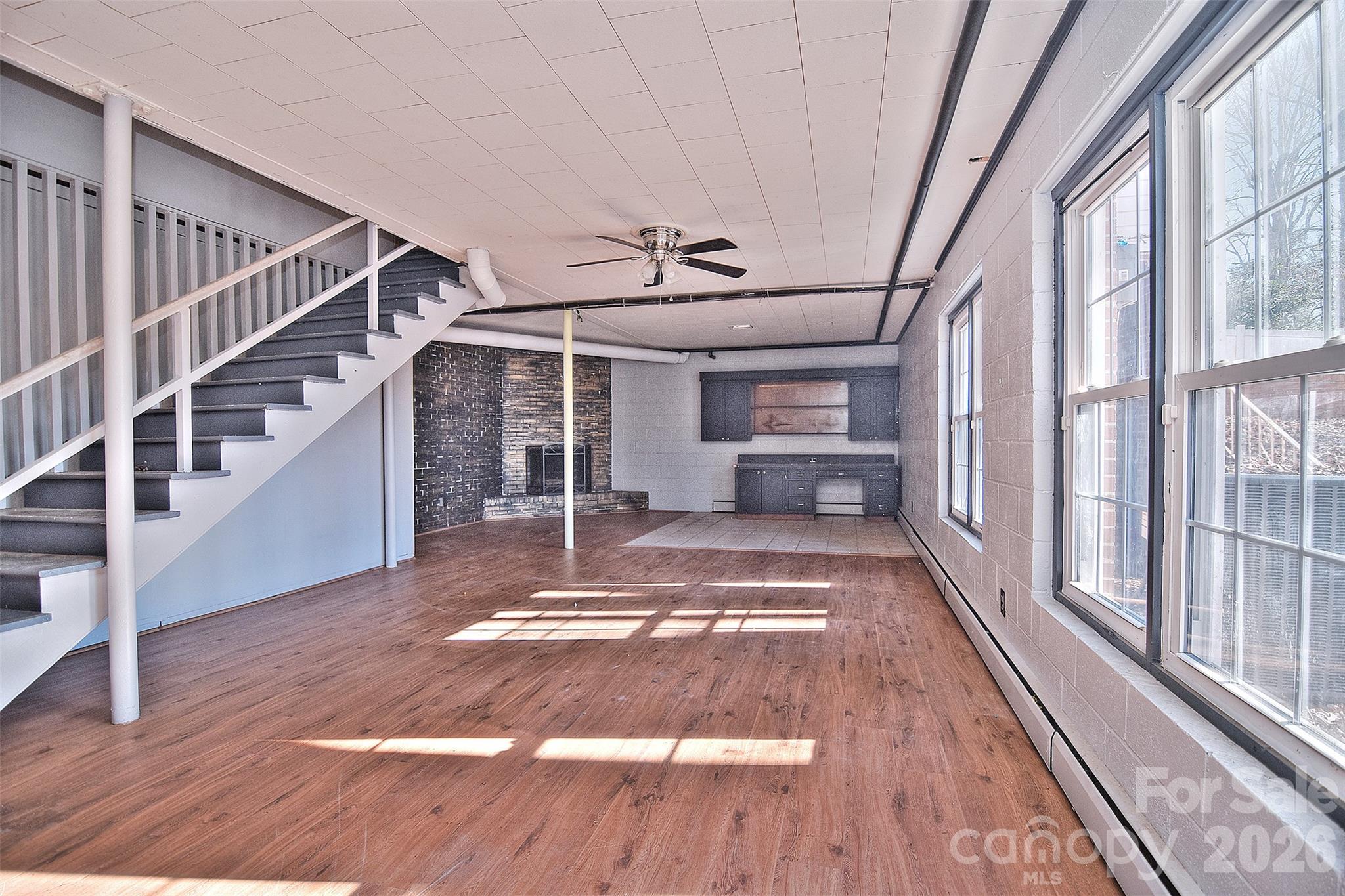 936 23rd Avenue NE — Hickory