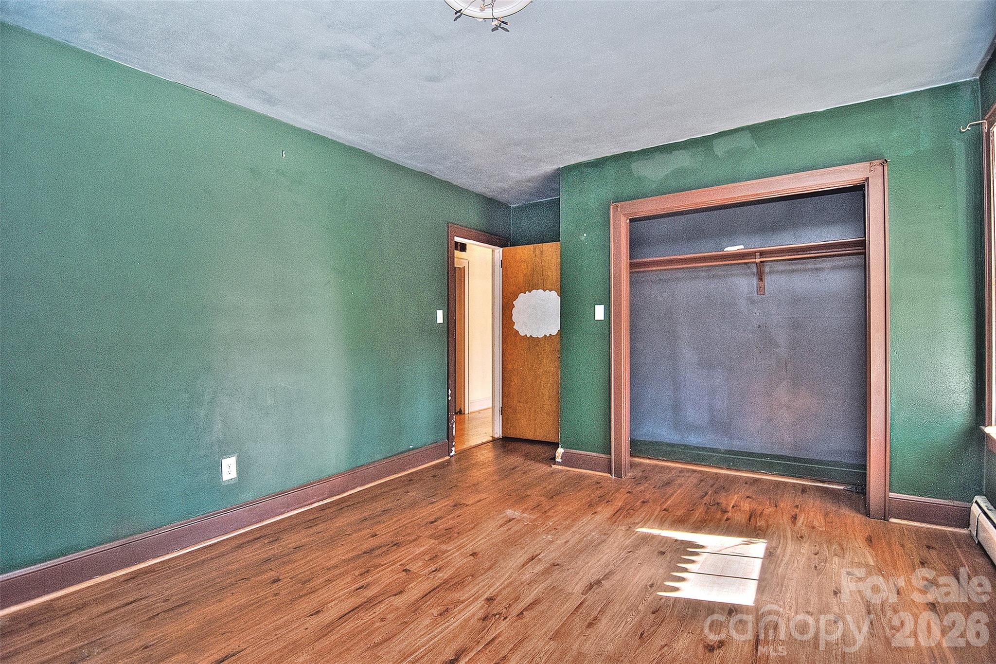 936 23rd Avenue NE — Hickory