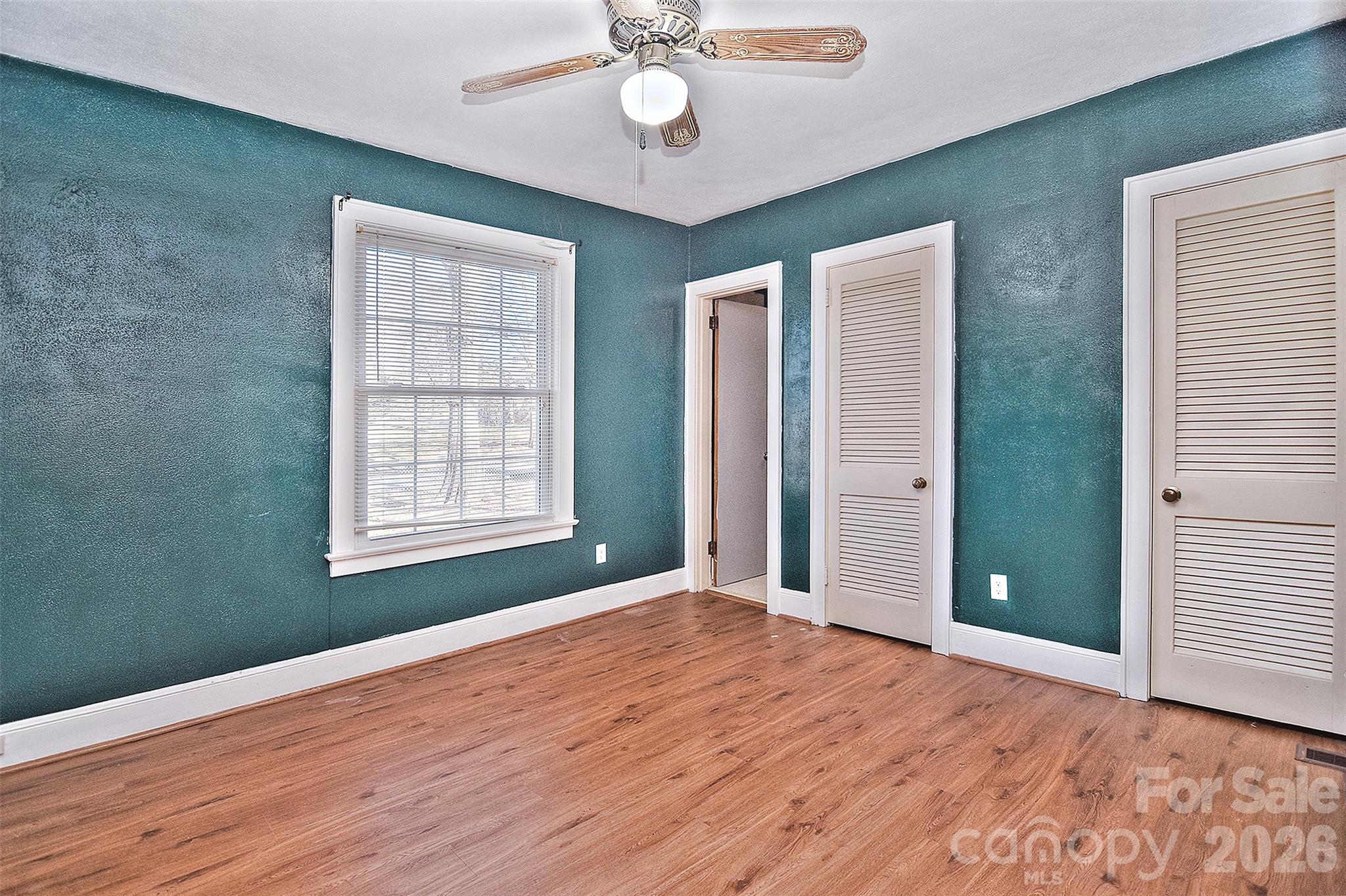 936 23rd Avenue NE — Hickory