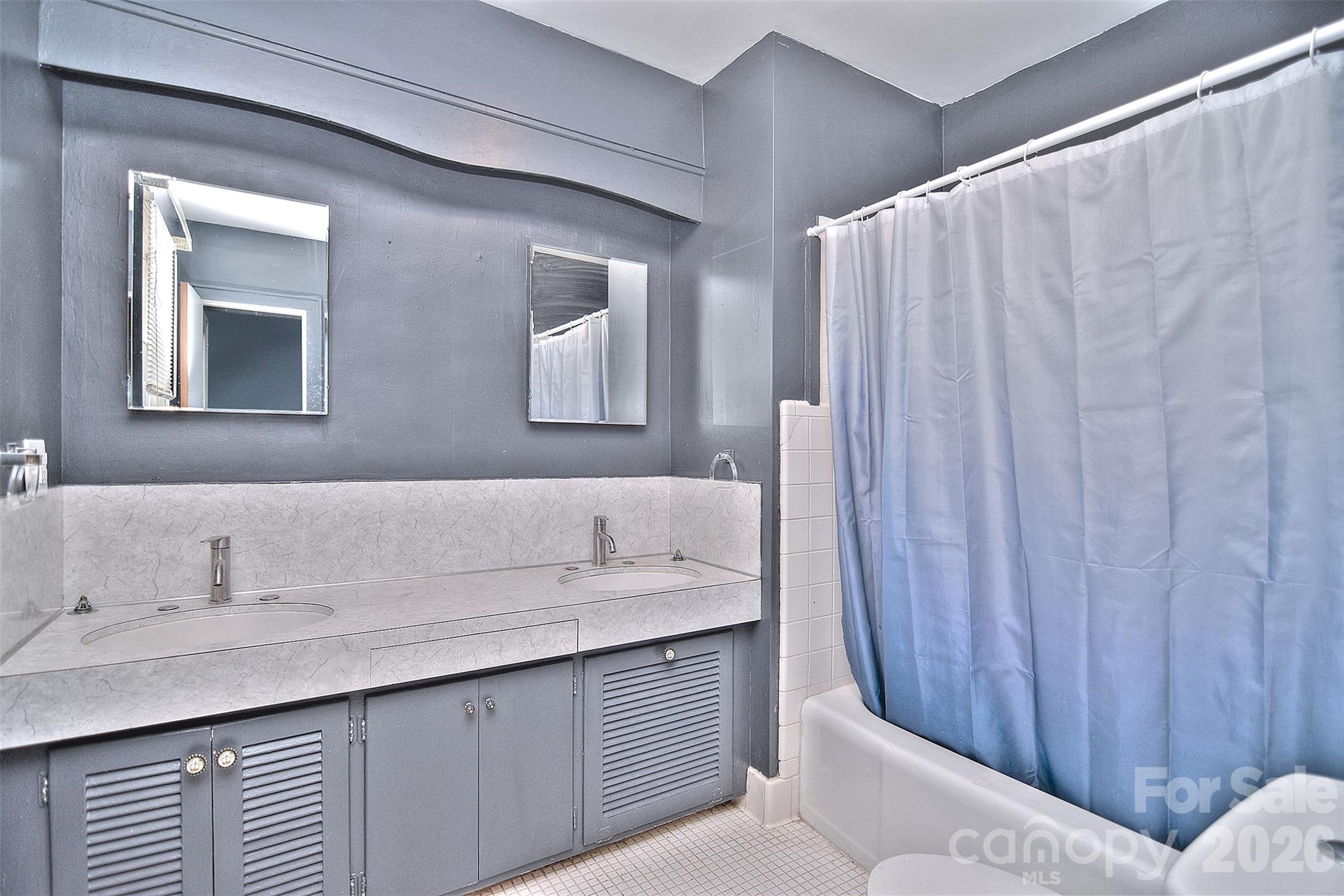 936 23rd Avenue NE — Hickory