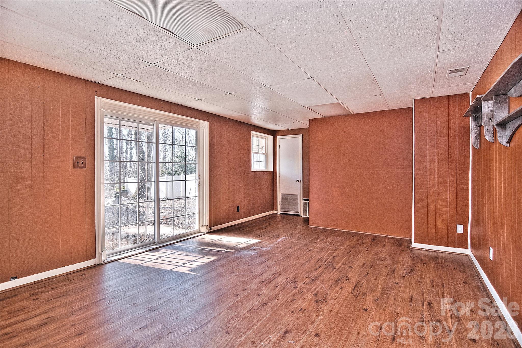 936 23rd Avenue NE — Hickory