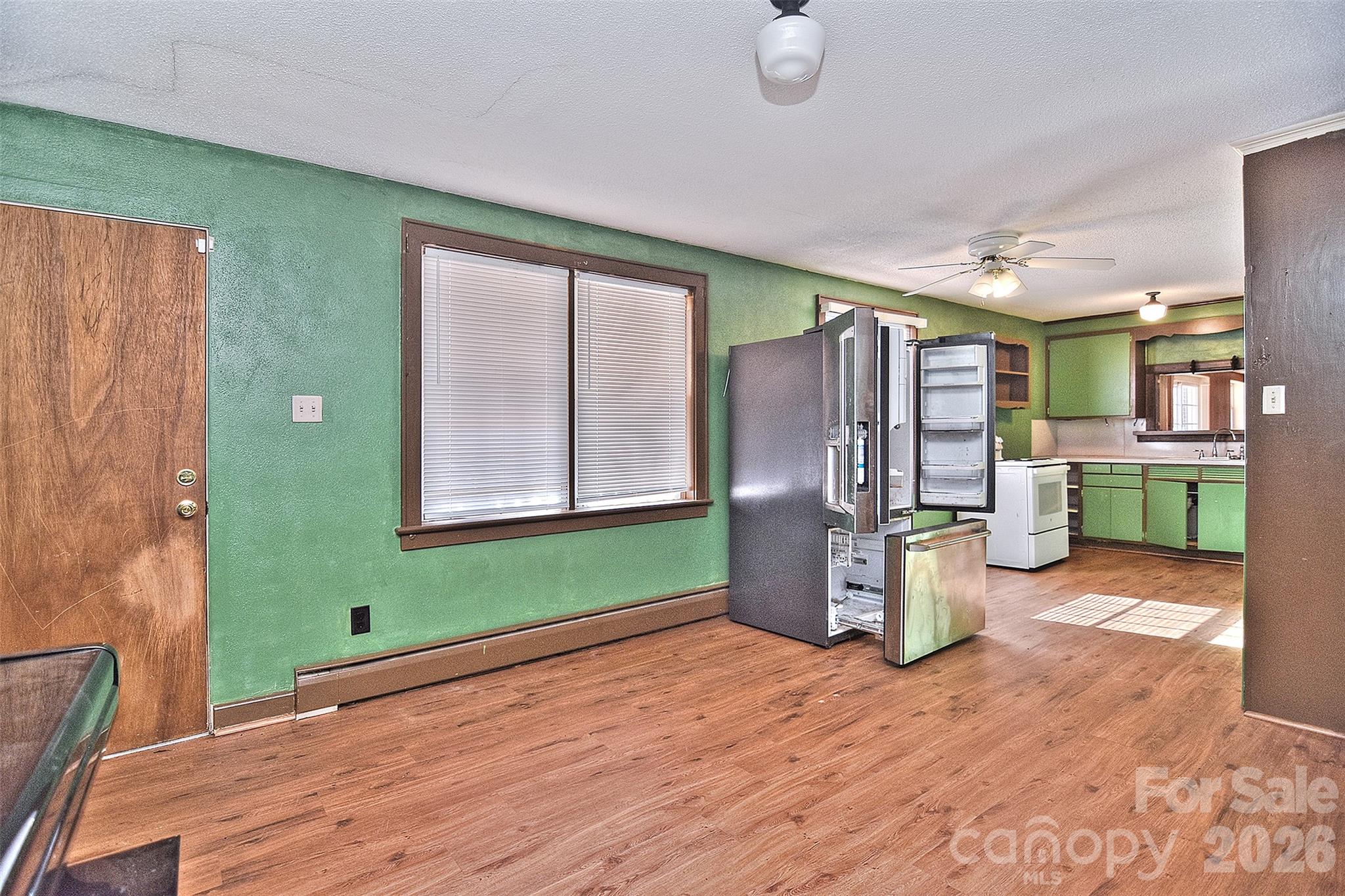 936 23rd Avenue NE — Hickory