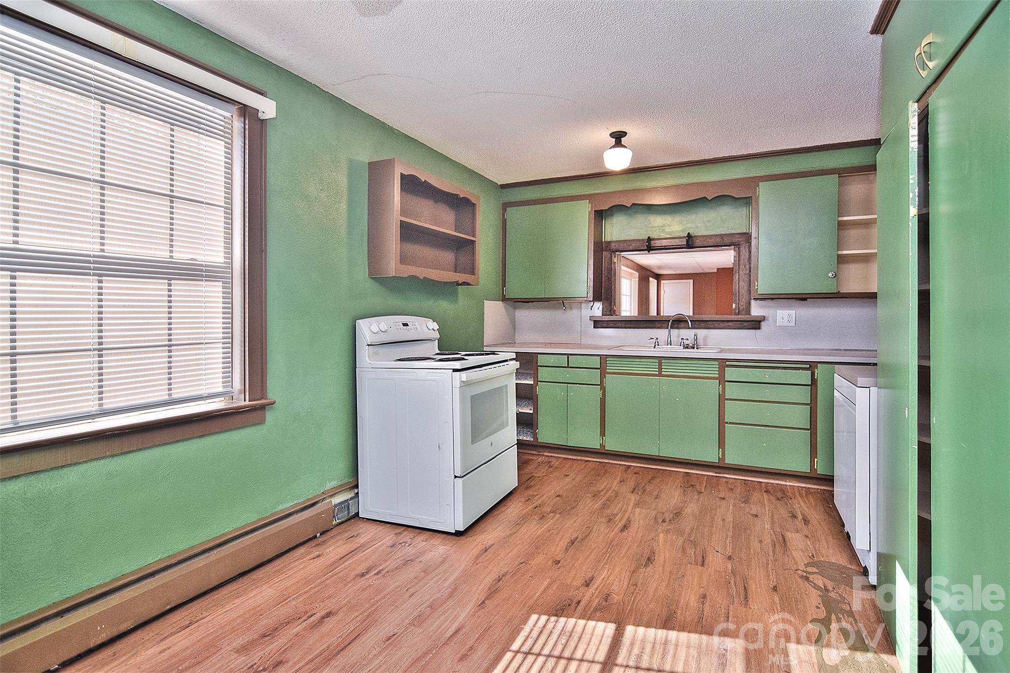 936 23rd Avenue NE — Hickory
