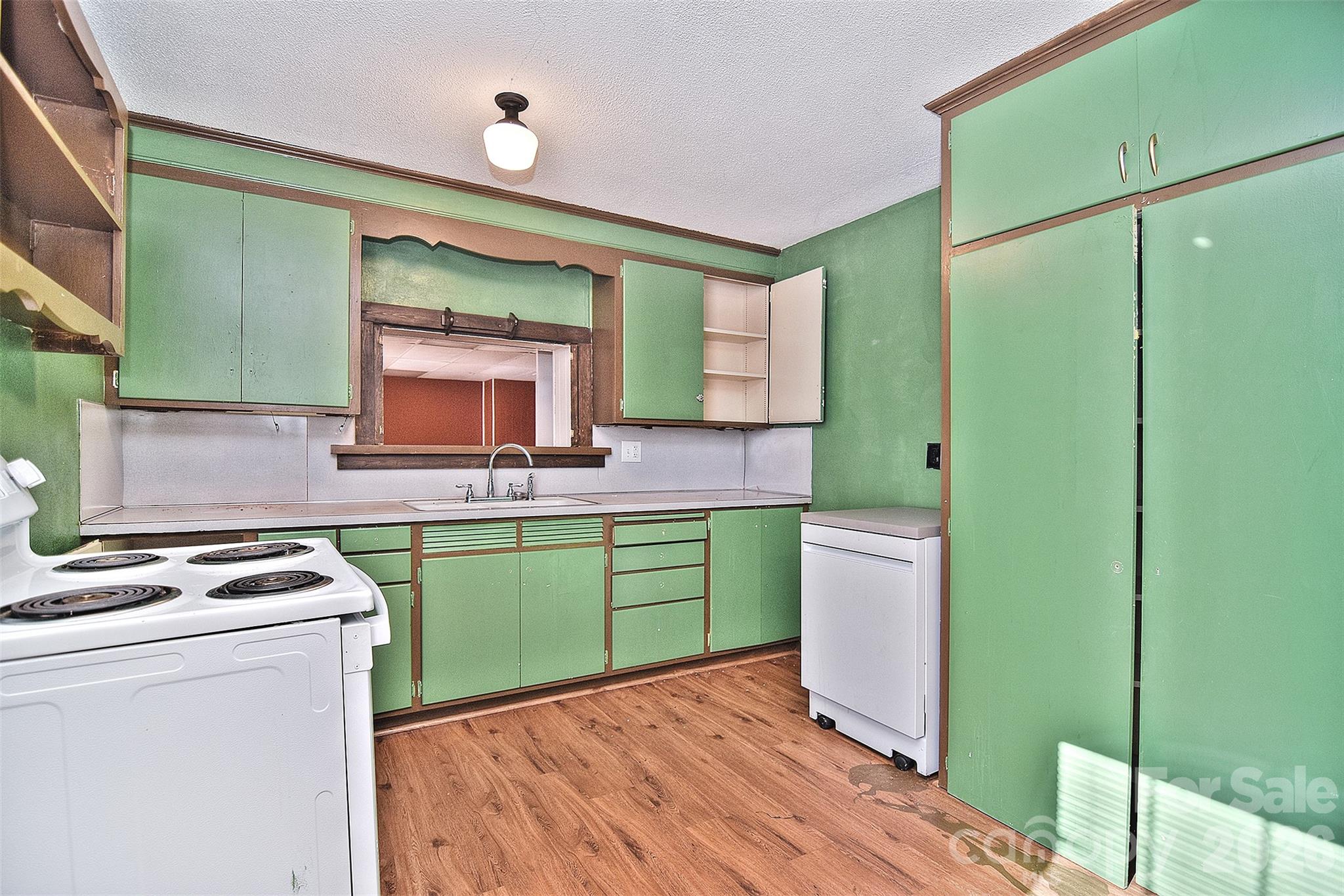 936 23rd Avenue NE — Hickory