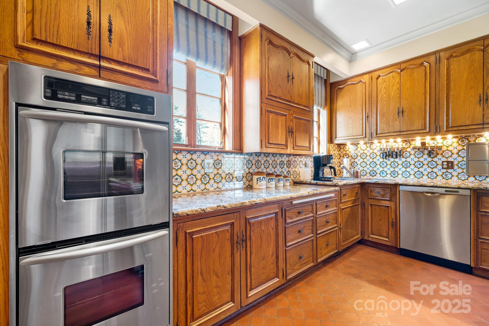 135 Claron Place SE — Lenoir