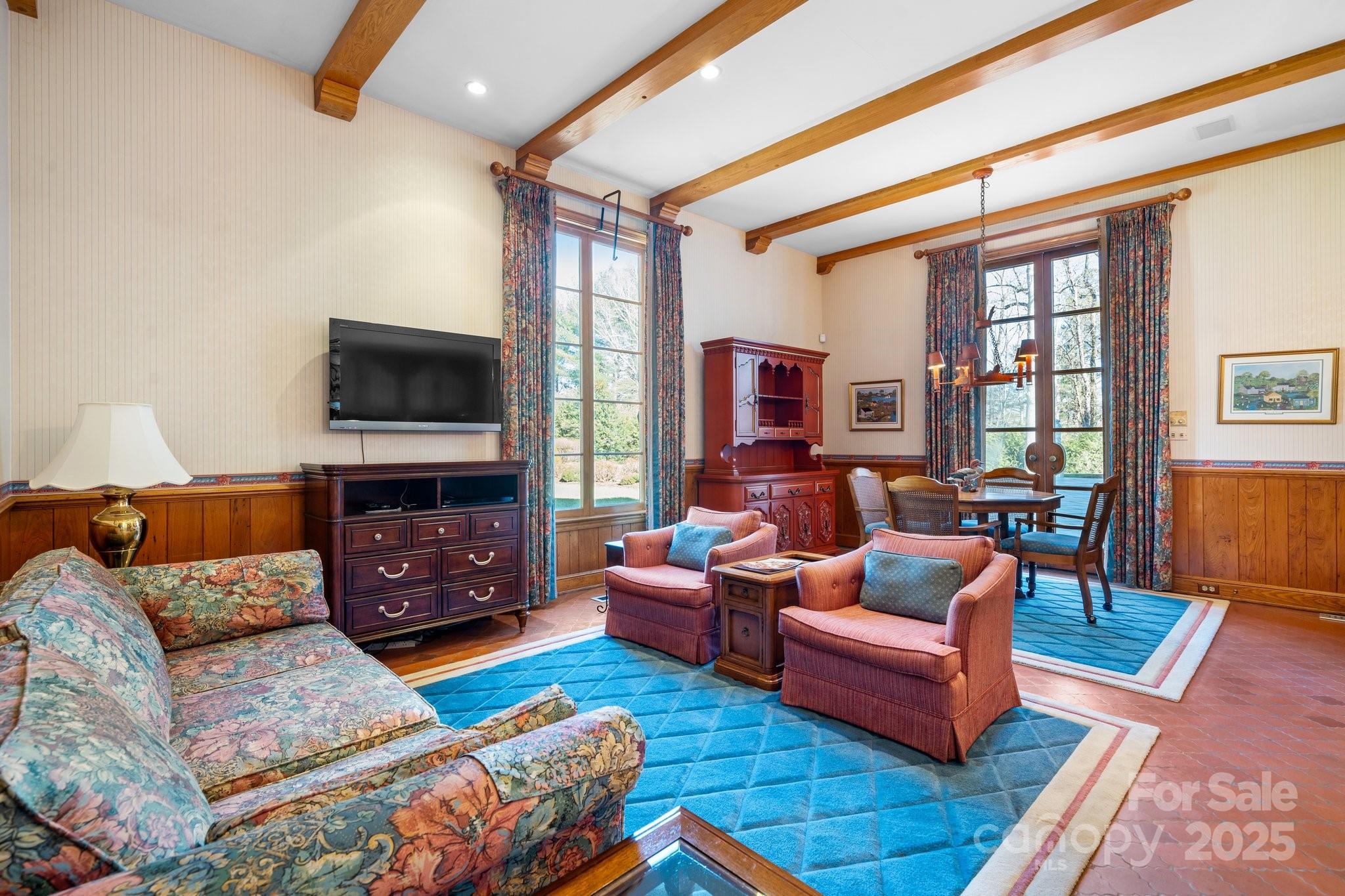 135 Claron Place SE — Lenoir