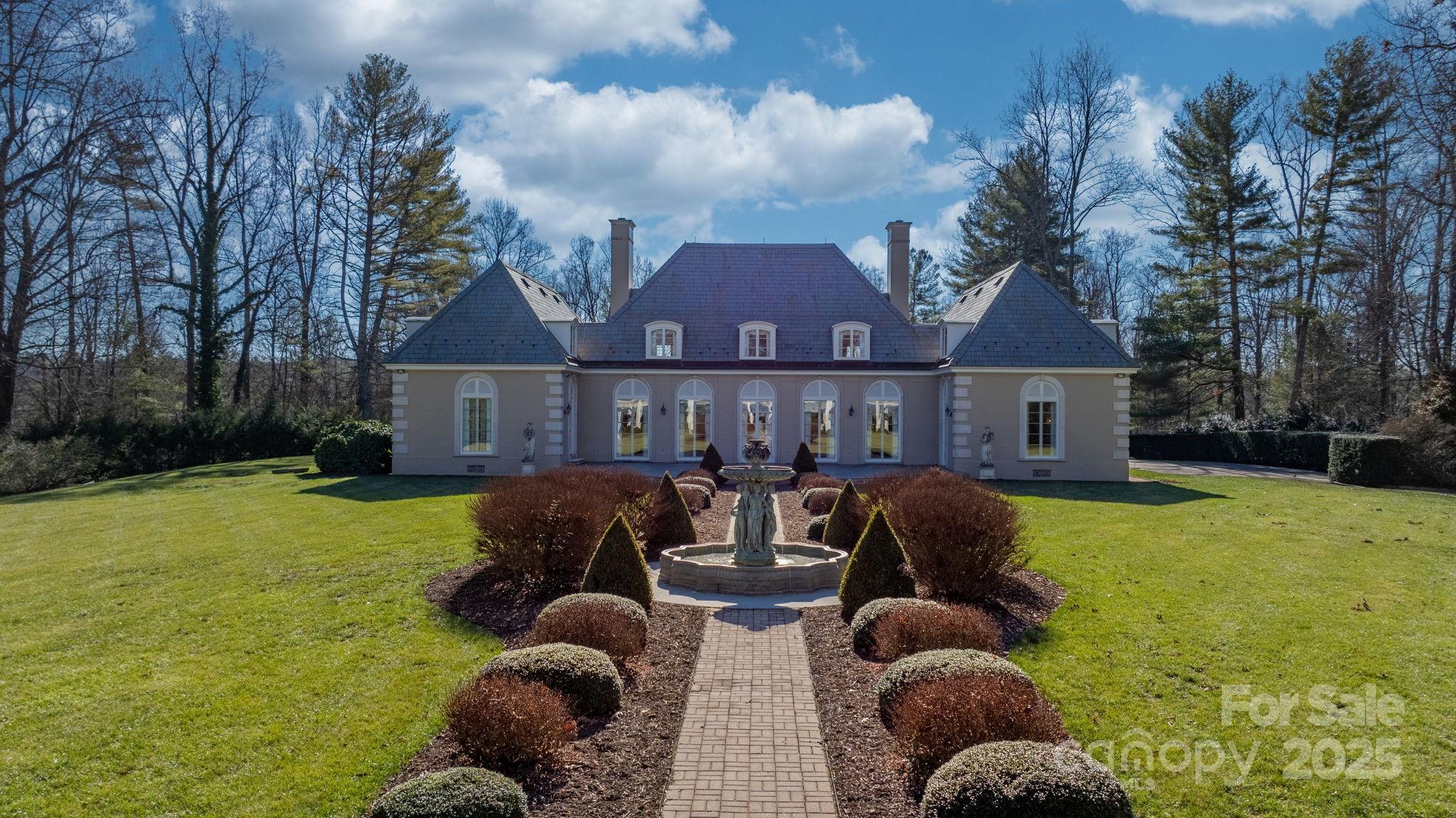 135 Claron Place SE — Lenoir