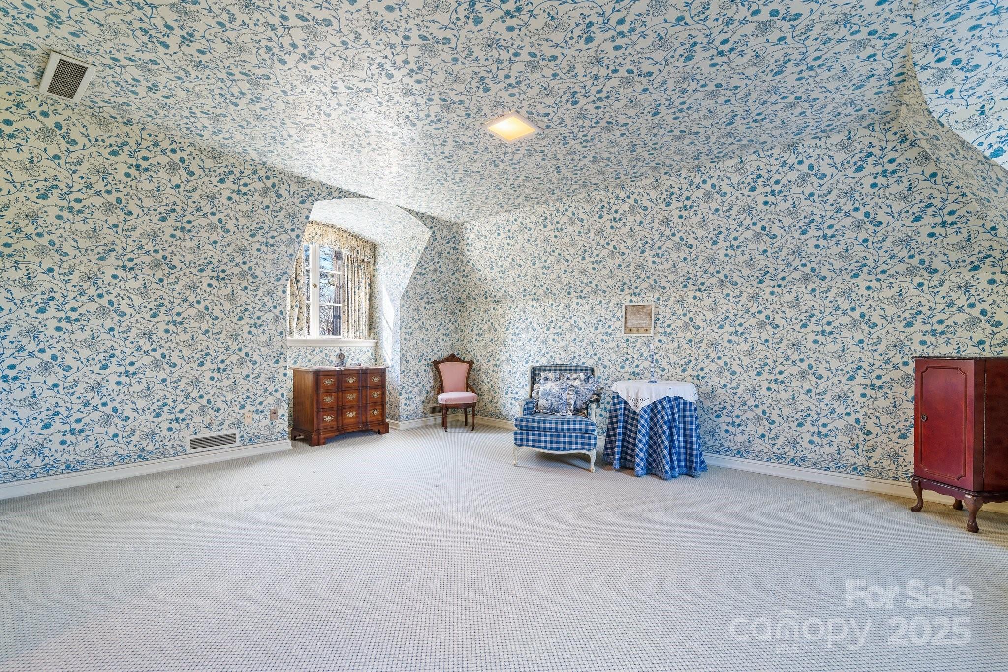 135 Claron Place SE — Lenoir