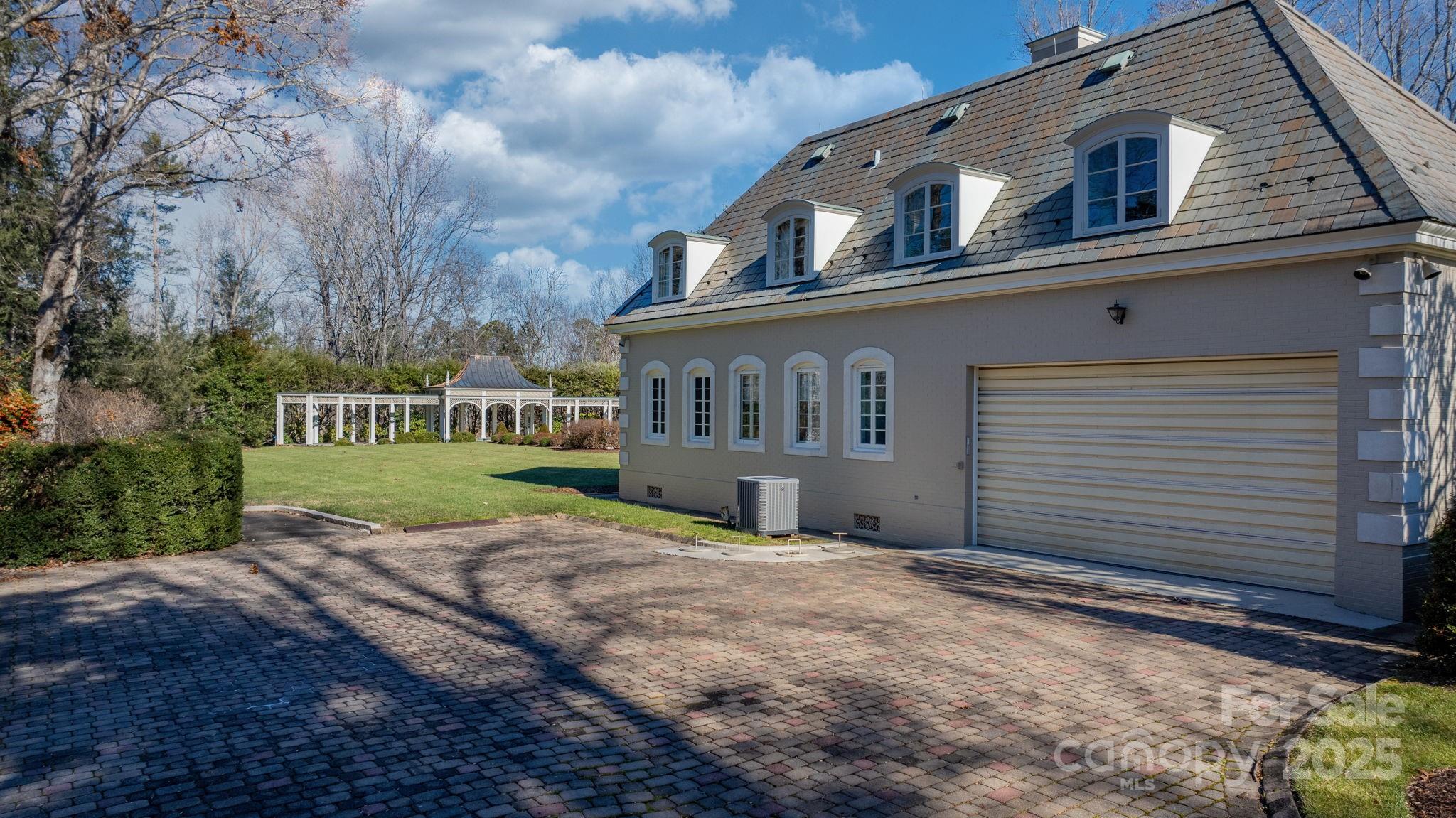 135 Claron Place SE — Lenoir