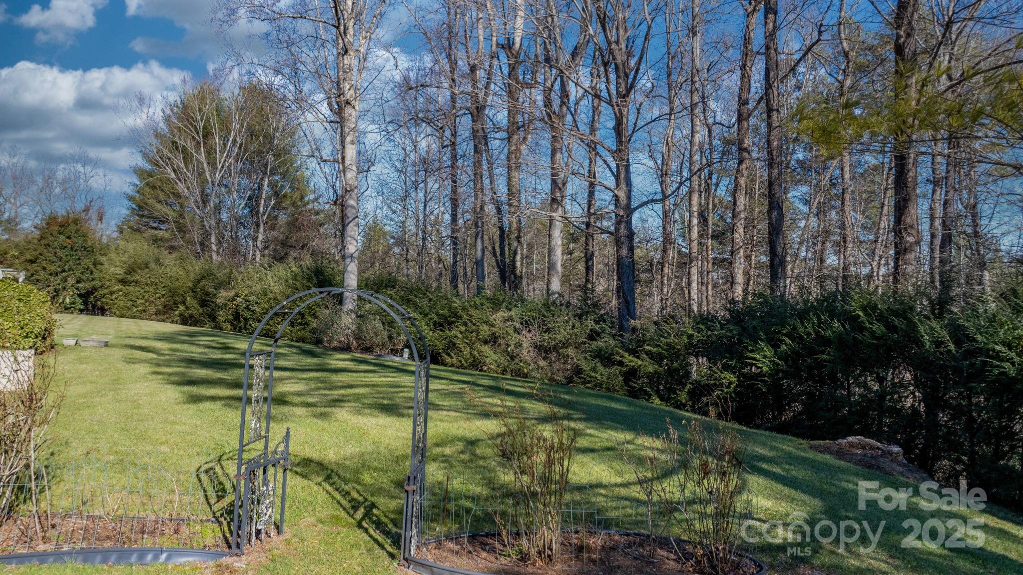135 Claron Place SE — Lenoir