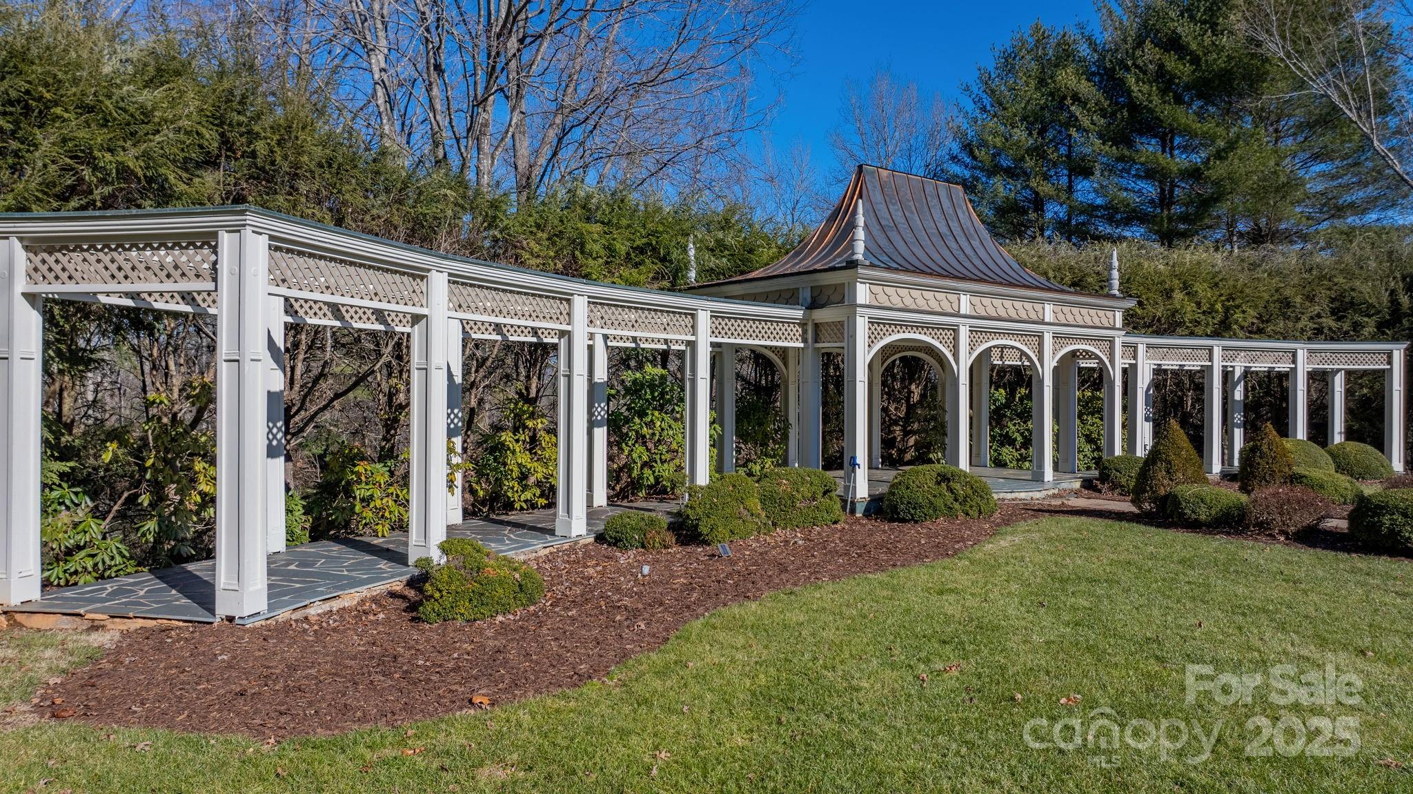 135 Claron Place SE — Lenoir