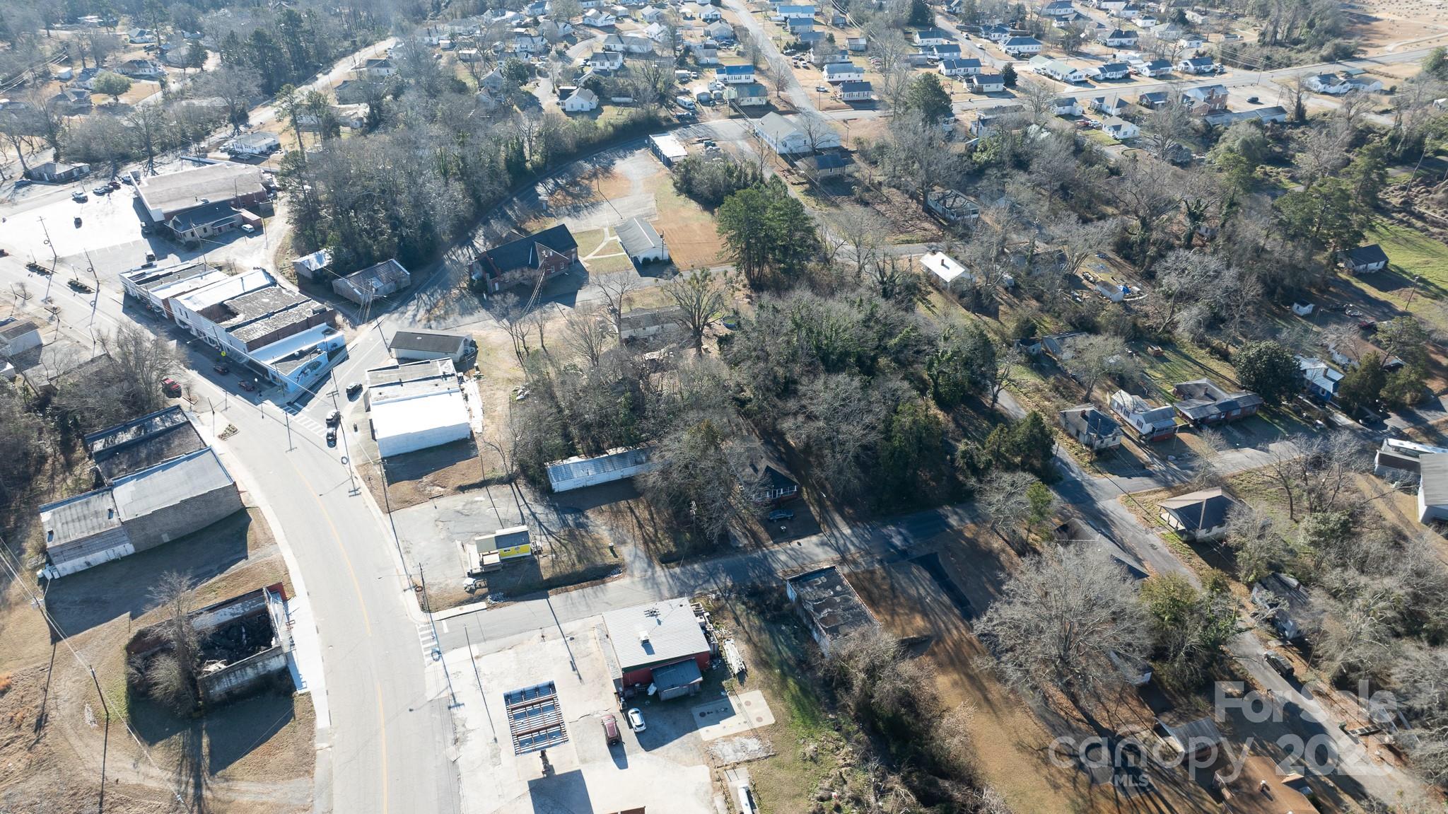 1 Catawba Avenue — Great Falls
