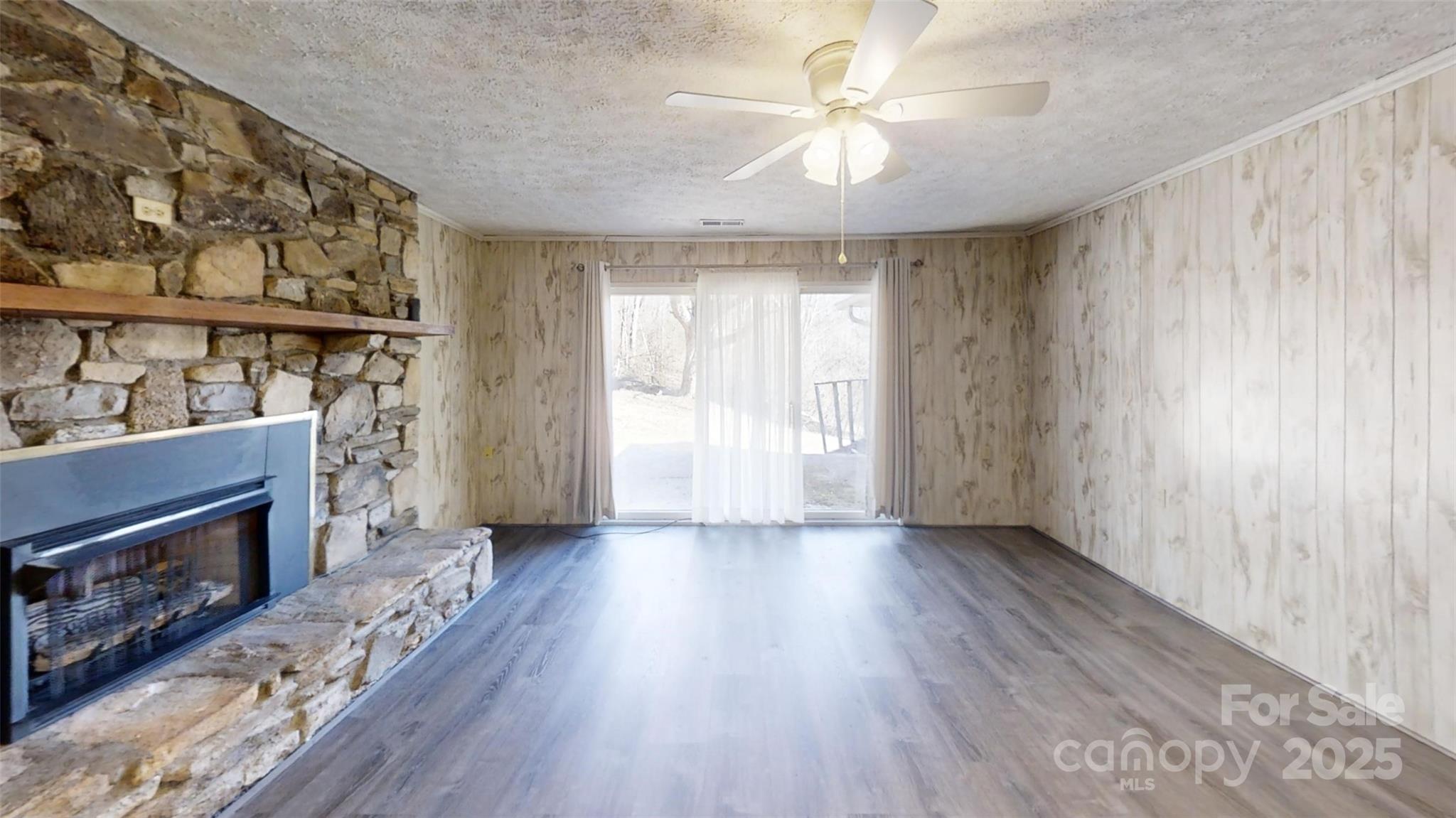 1567 Newfound Road — Leicester