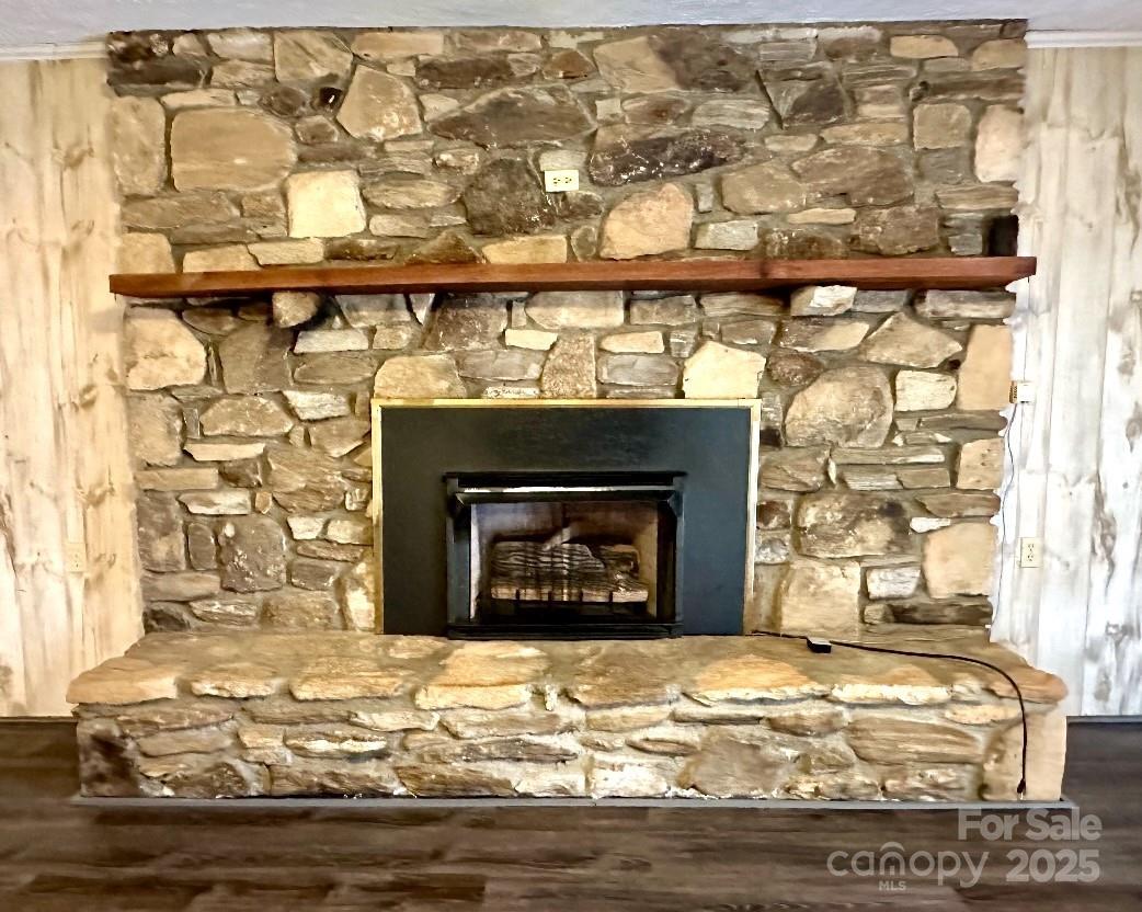 1567 Newfound Road — Leicester