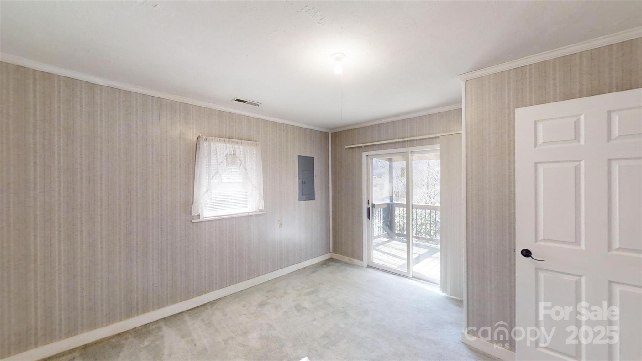 1567 Newfound Road — Leicester