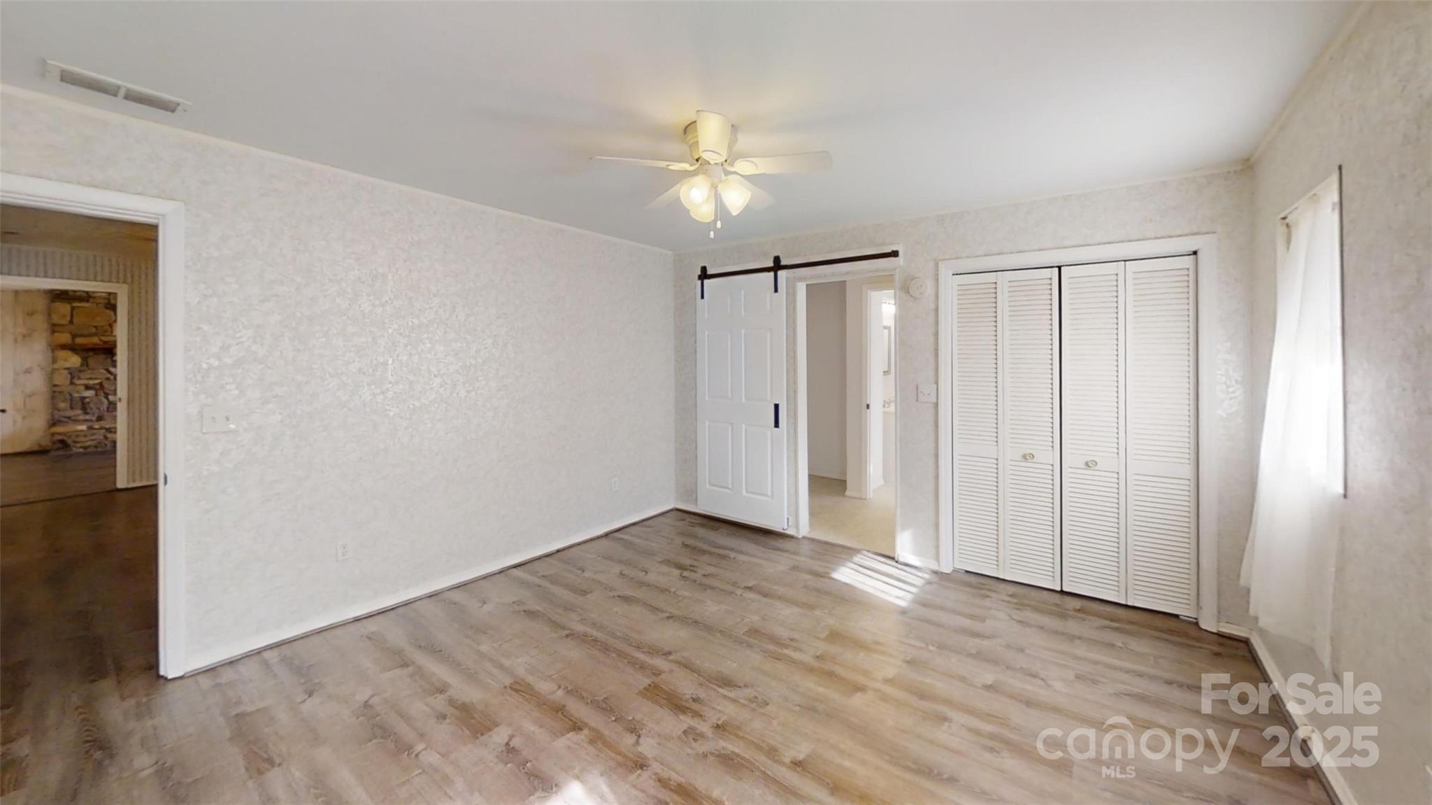 1567 Newfound Road — Leicester