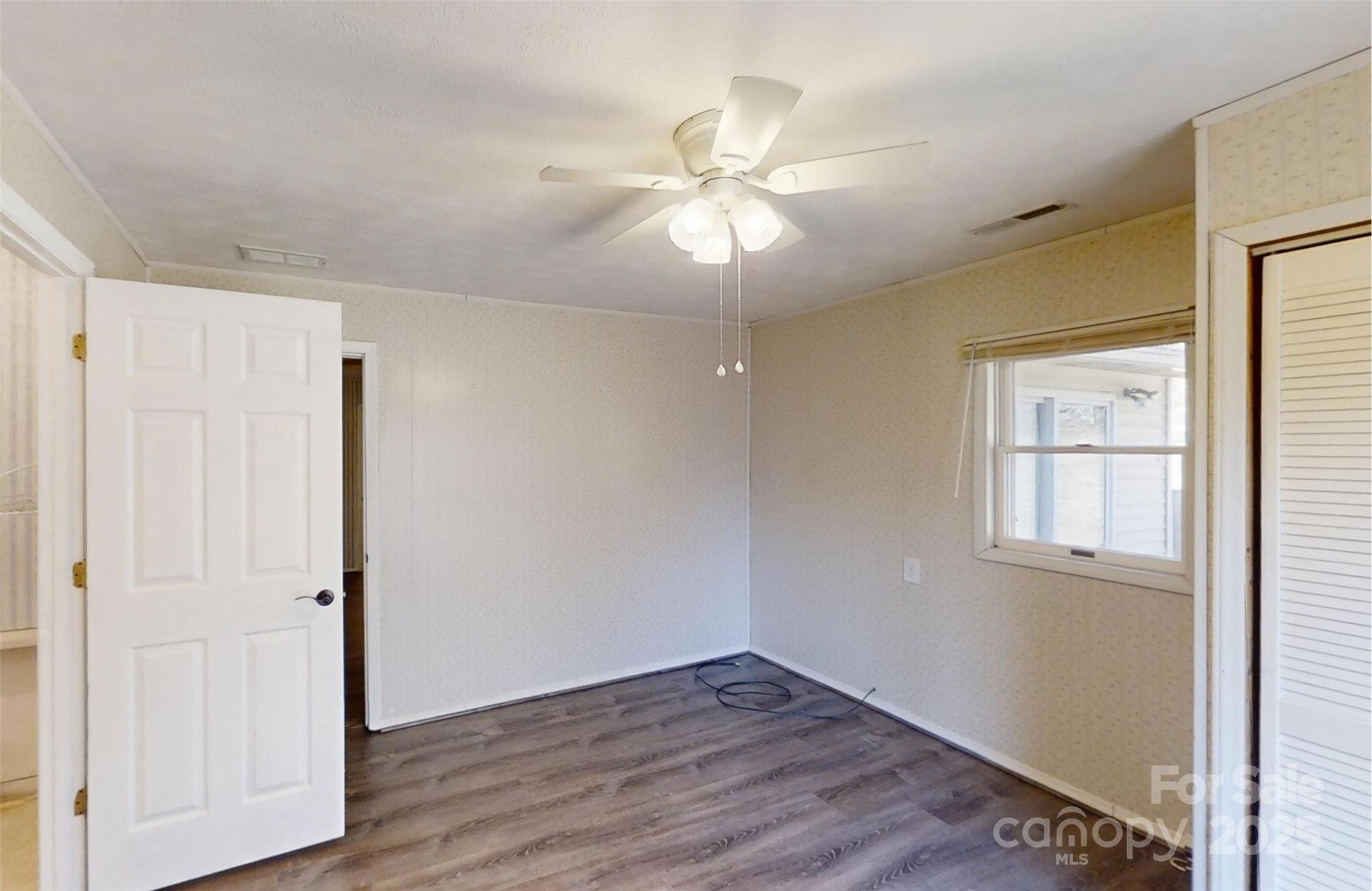 1567 Newfound Road — Leicester