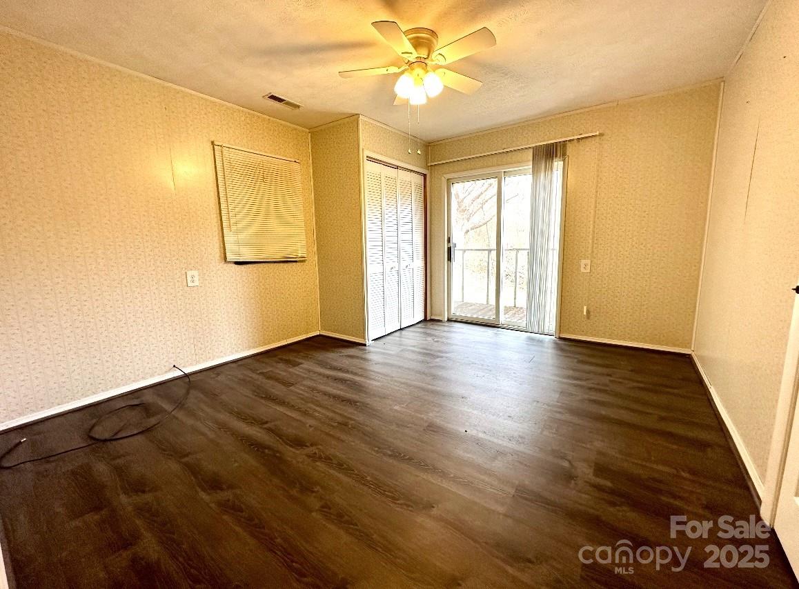 1567 Newfound Road — Leicester