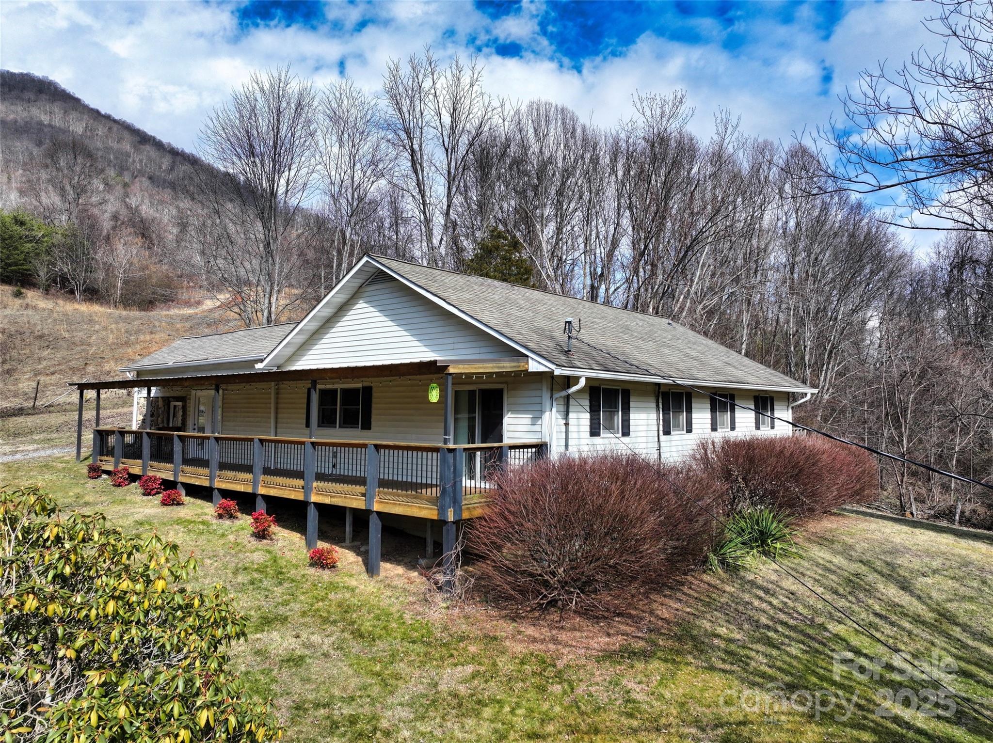 1567 Newfound Road — Leicester