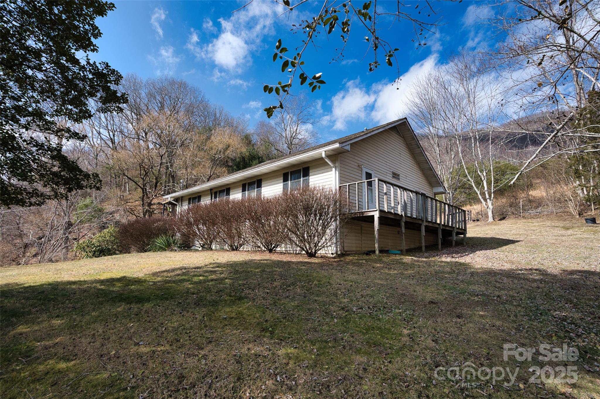 1567 Newfound Road — Leicester