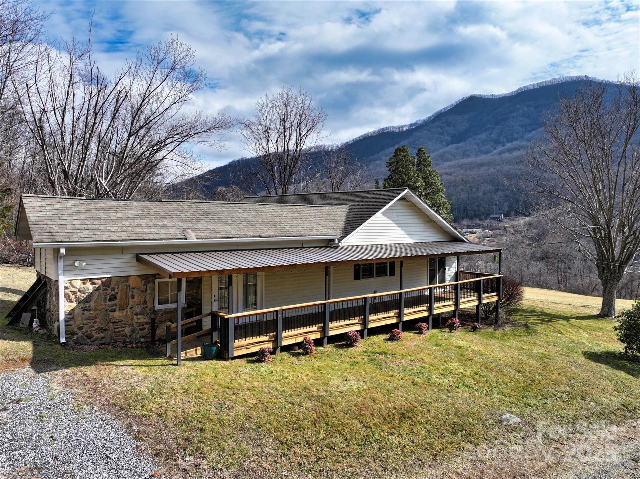 1567 Newfound Road — Leicester
