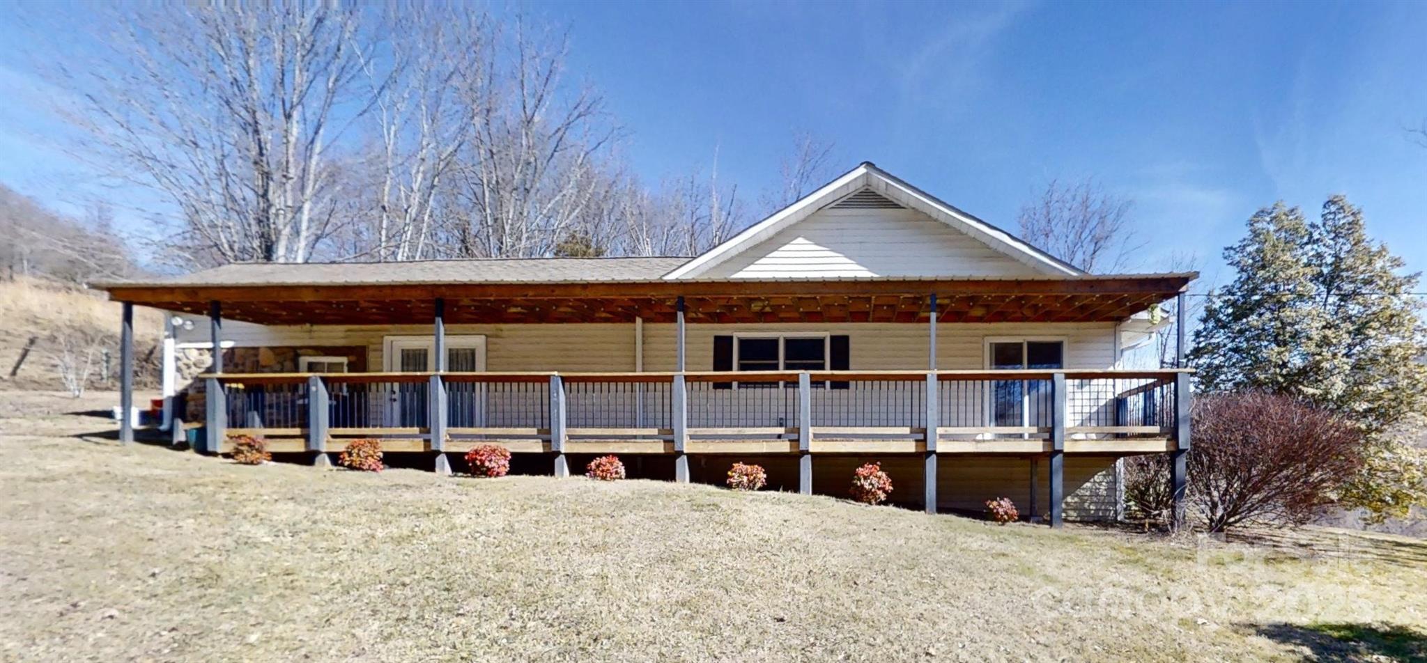 1567 Newfound Road — Leicester