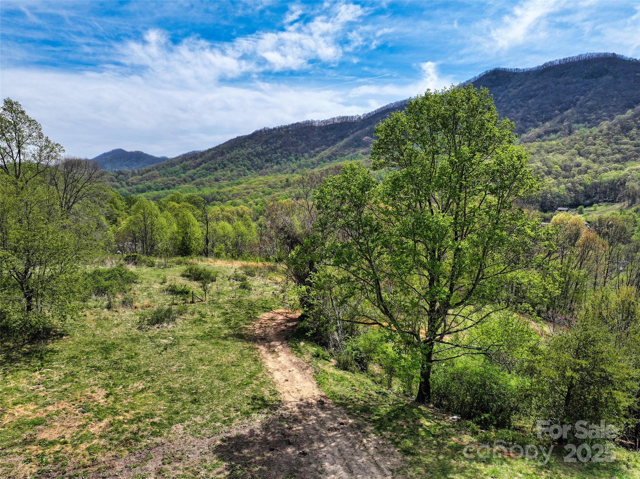 1567 Newfound Road — Leicester
