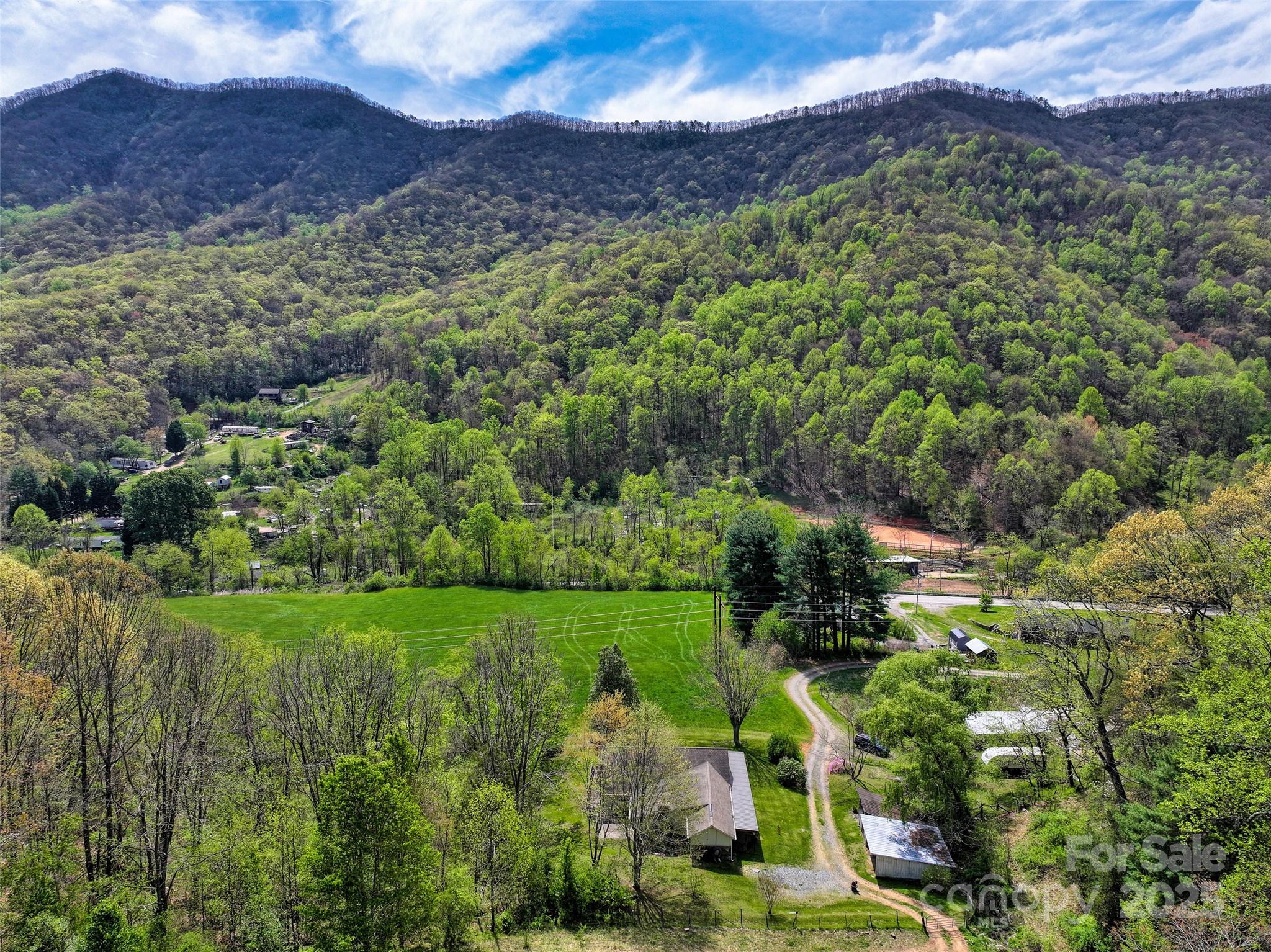 1567 Newfound Road — Leicester