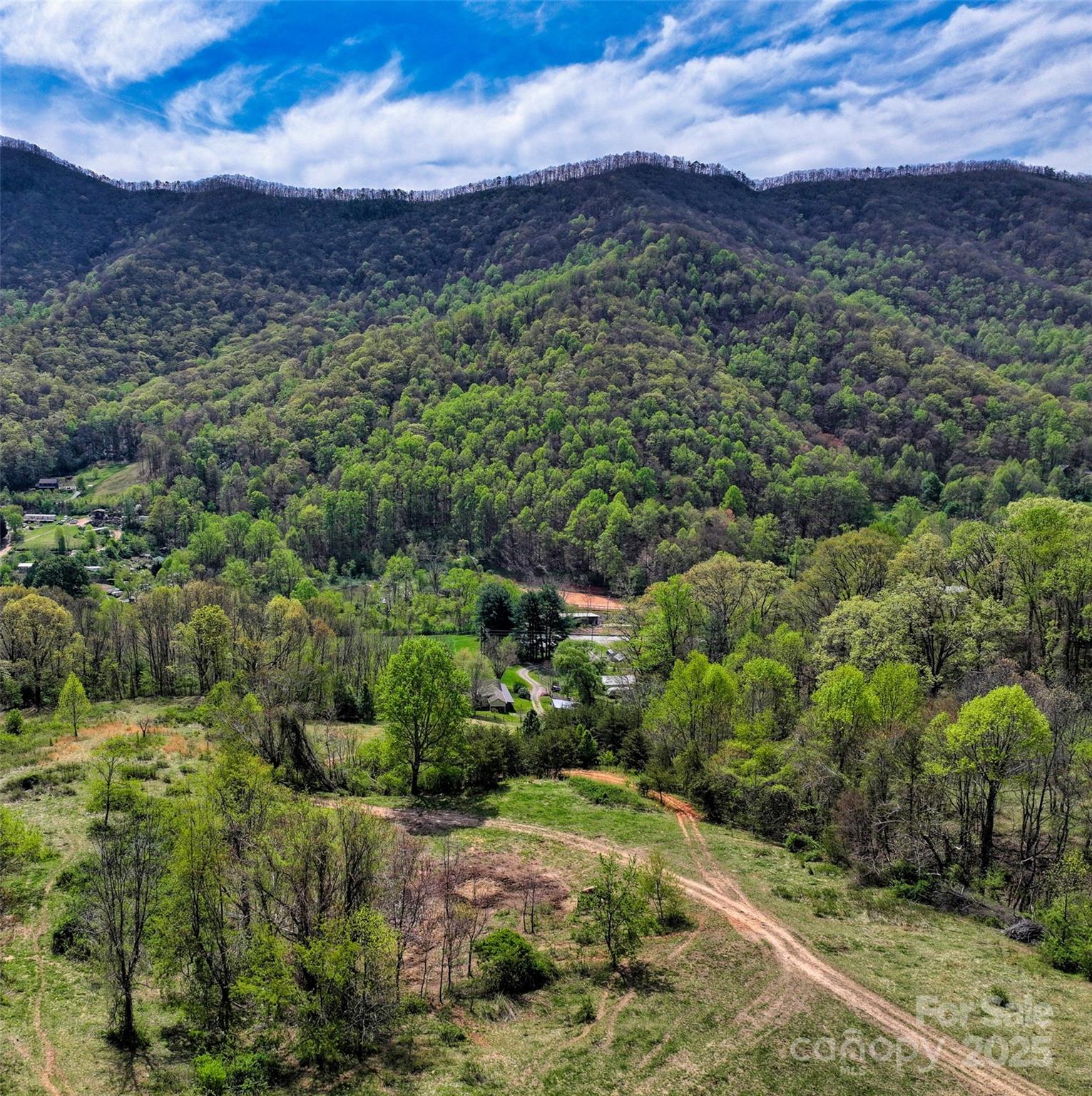 1567 Newfound Road — Leicester