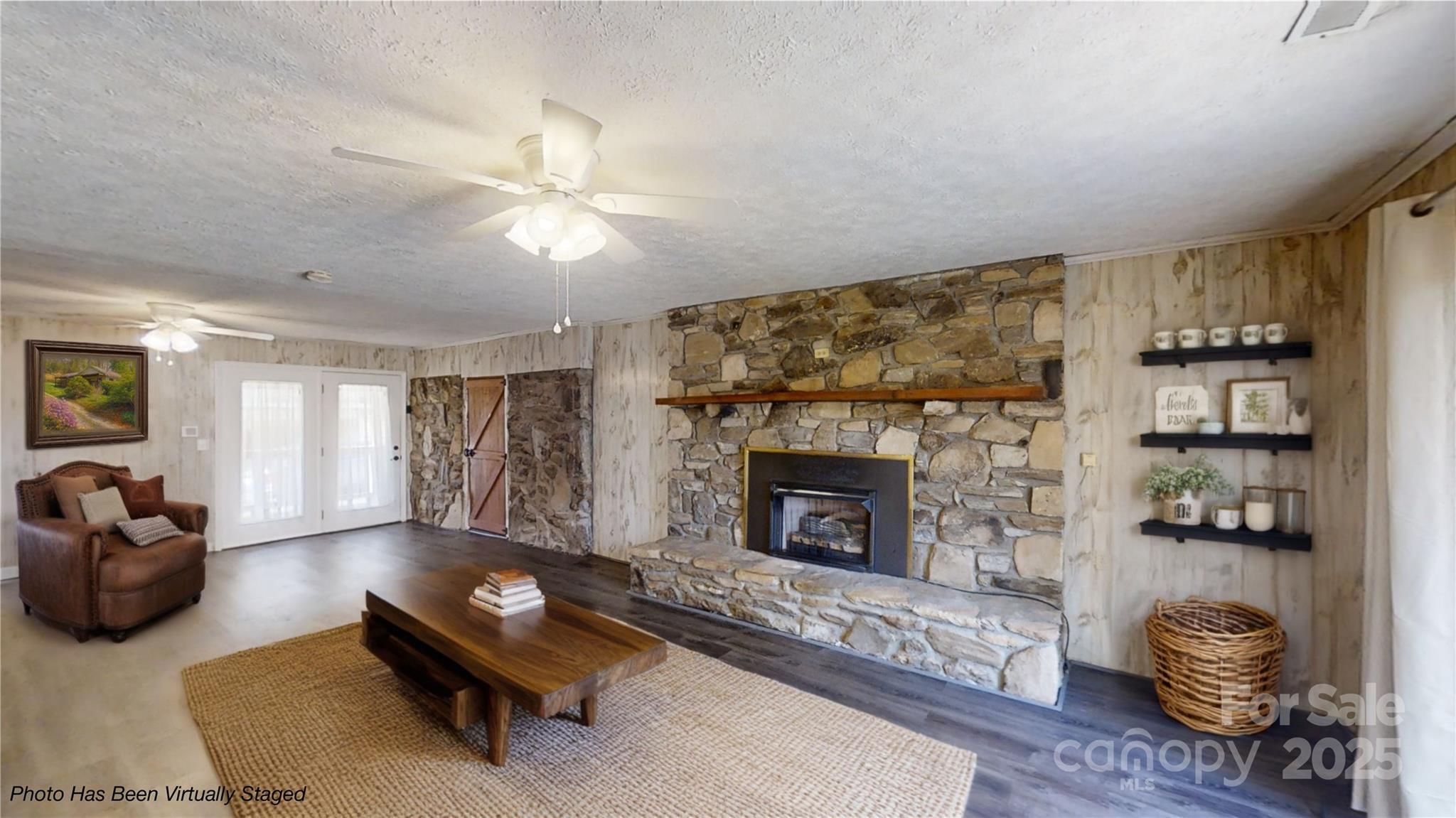 1567 Newfound Road — Leicester