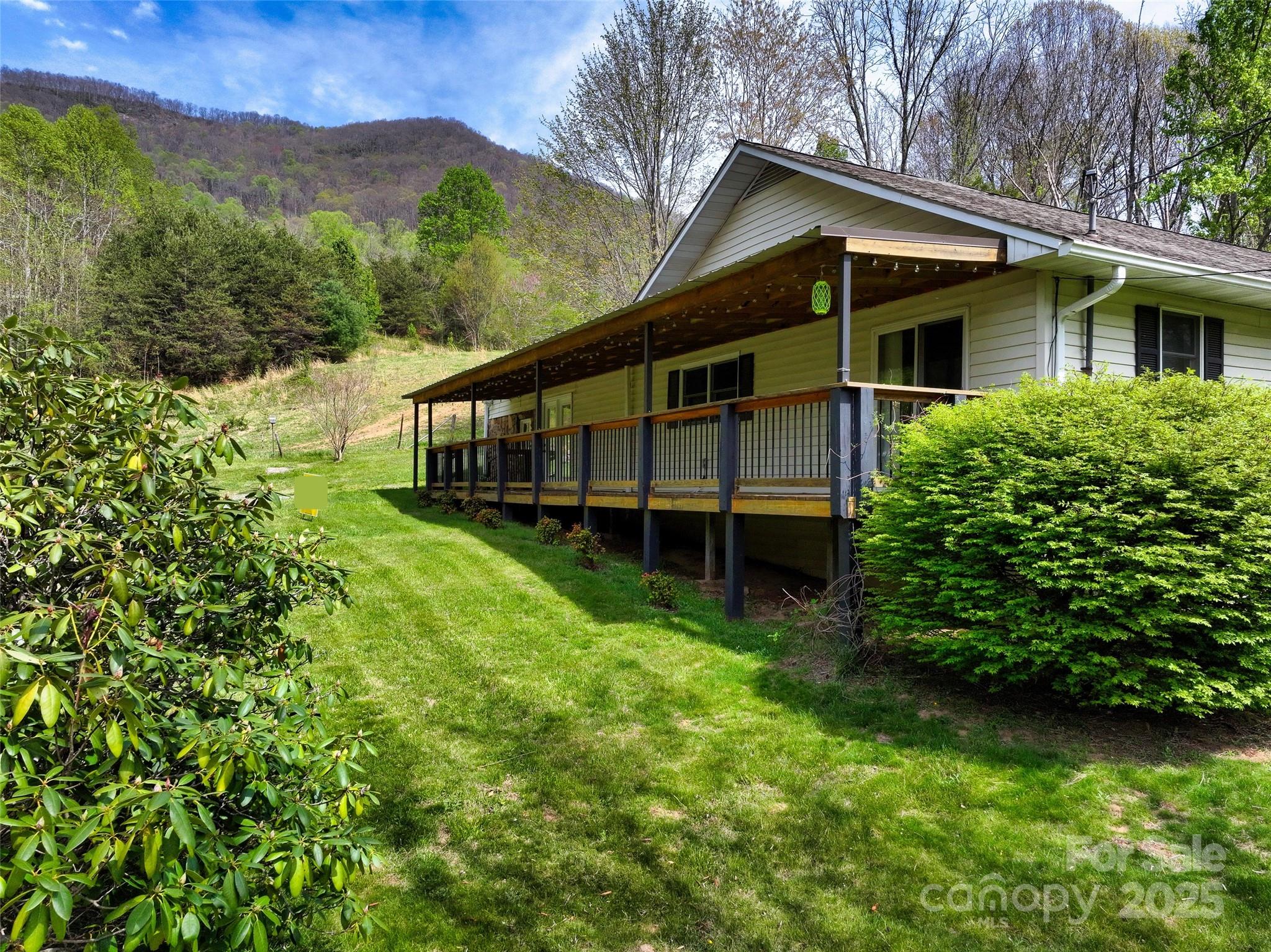 1567 Newfound Road — Leicester