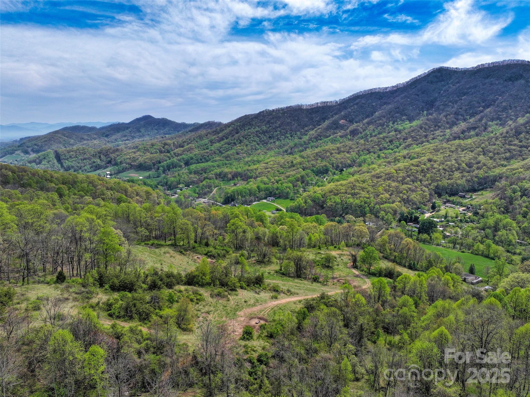 1567 Newfound Road — Leicester