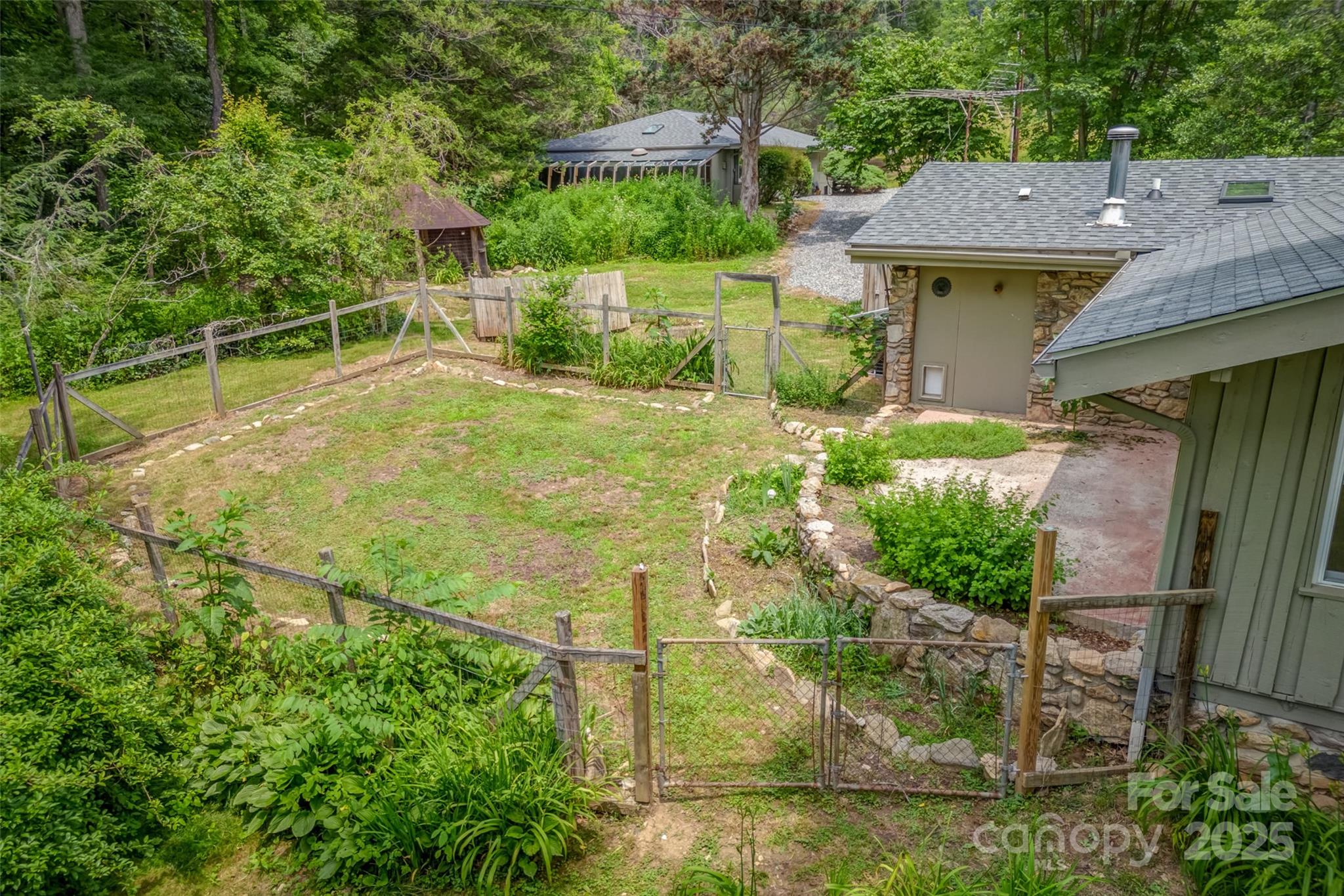 8749 Nc 63 Highway — Leicester