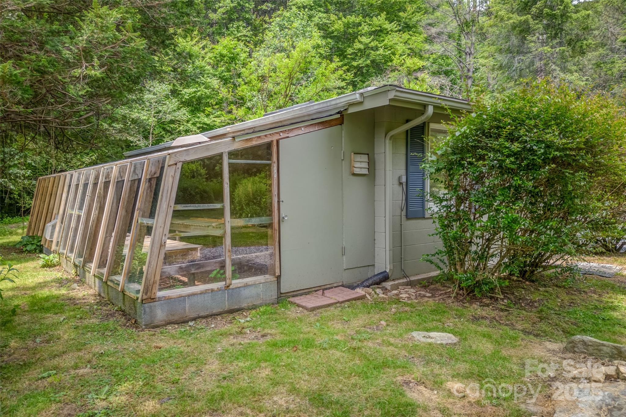 8749 Nc 63 Highway — Leicester