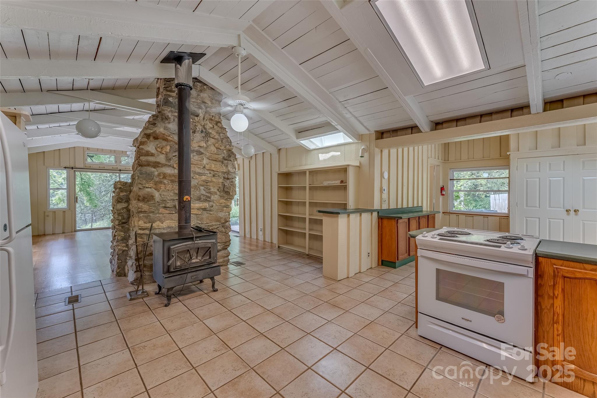 8749 Nc 63 Highway — Leicester