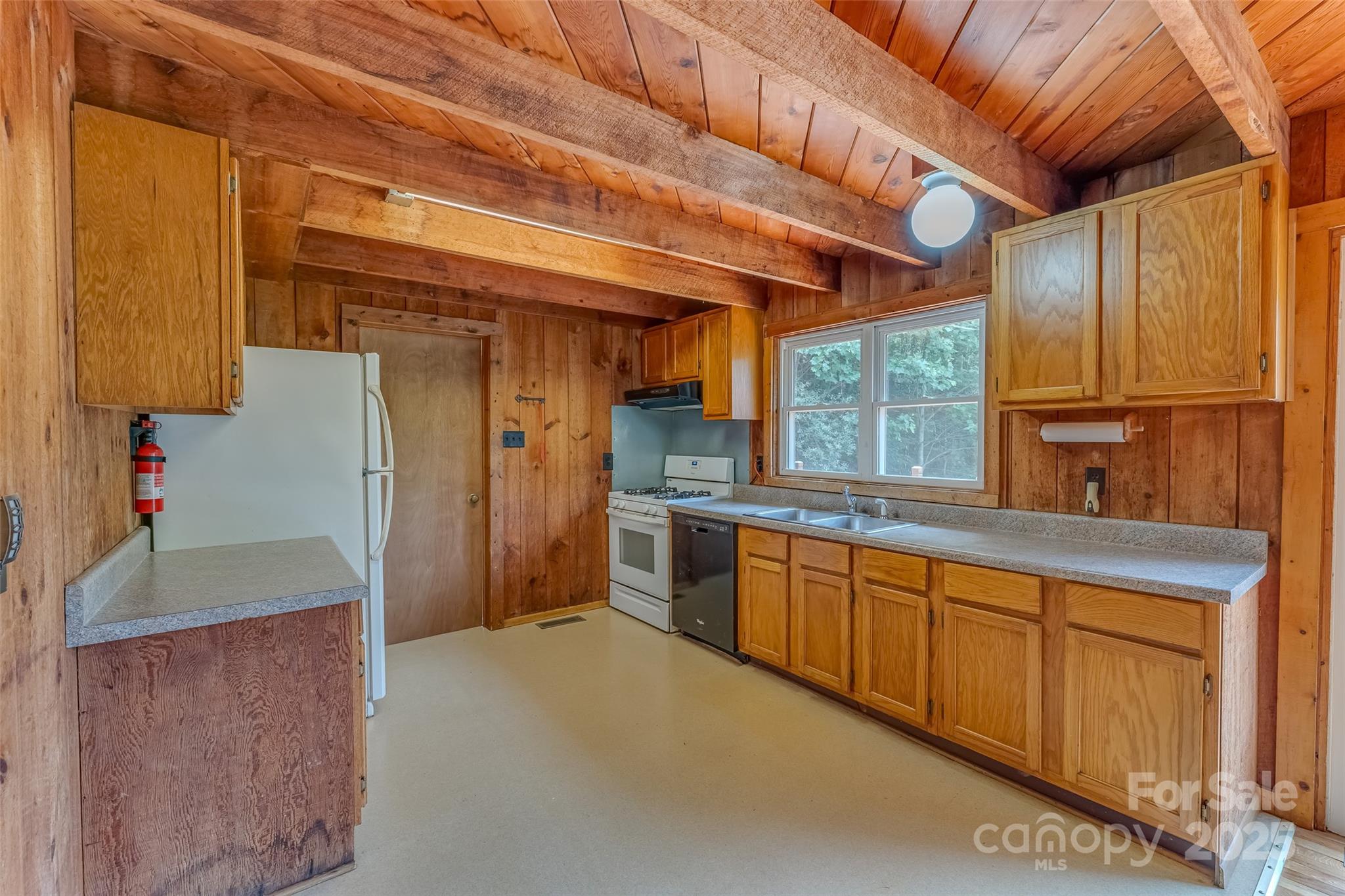 8749 Nc 63 Highway — Leicester
