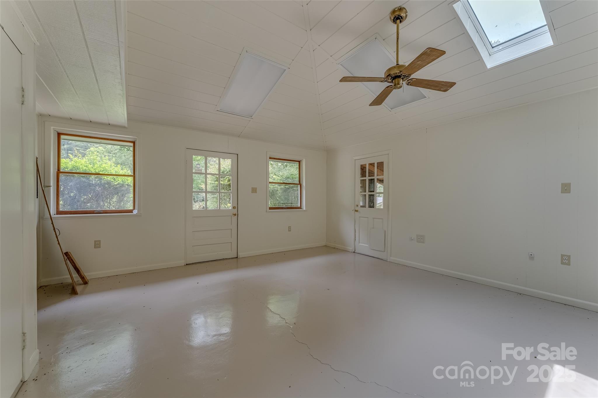 8749 Nc 63 Highway — Leicester