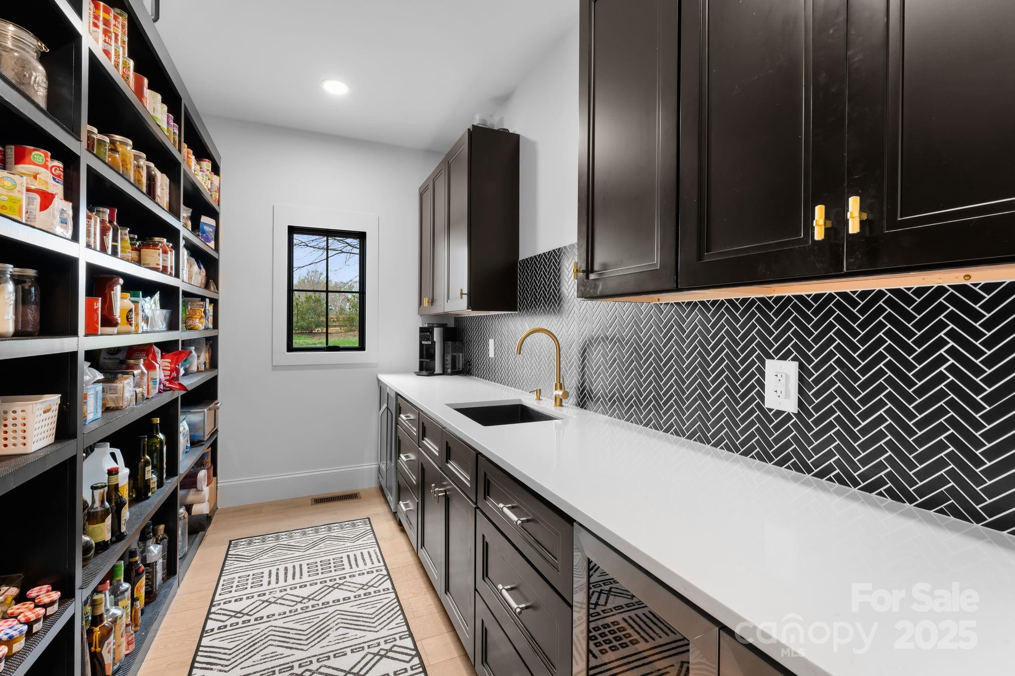 1565 Shinnville Road — Cleveland