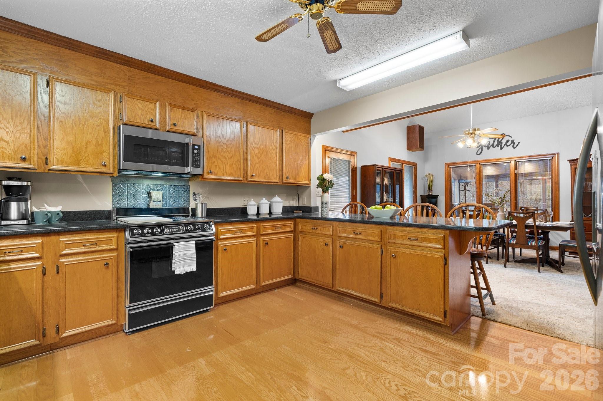 3910 6th Street NW — Hickory