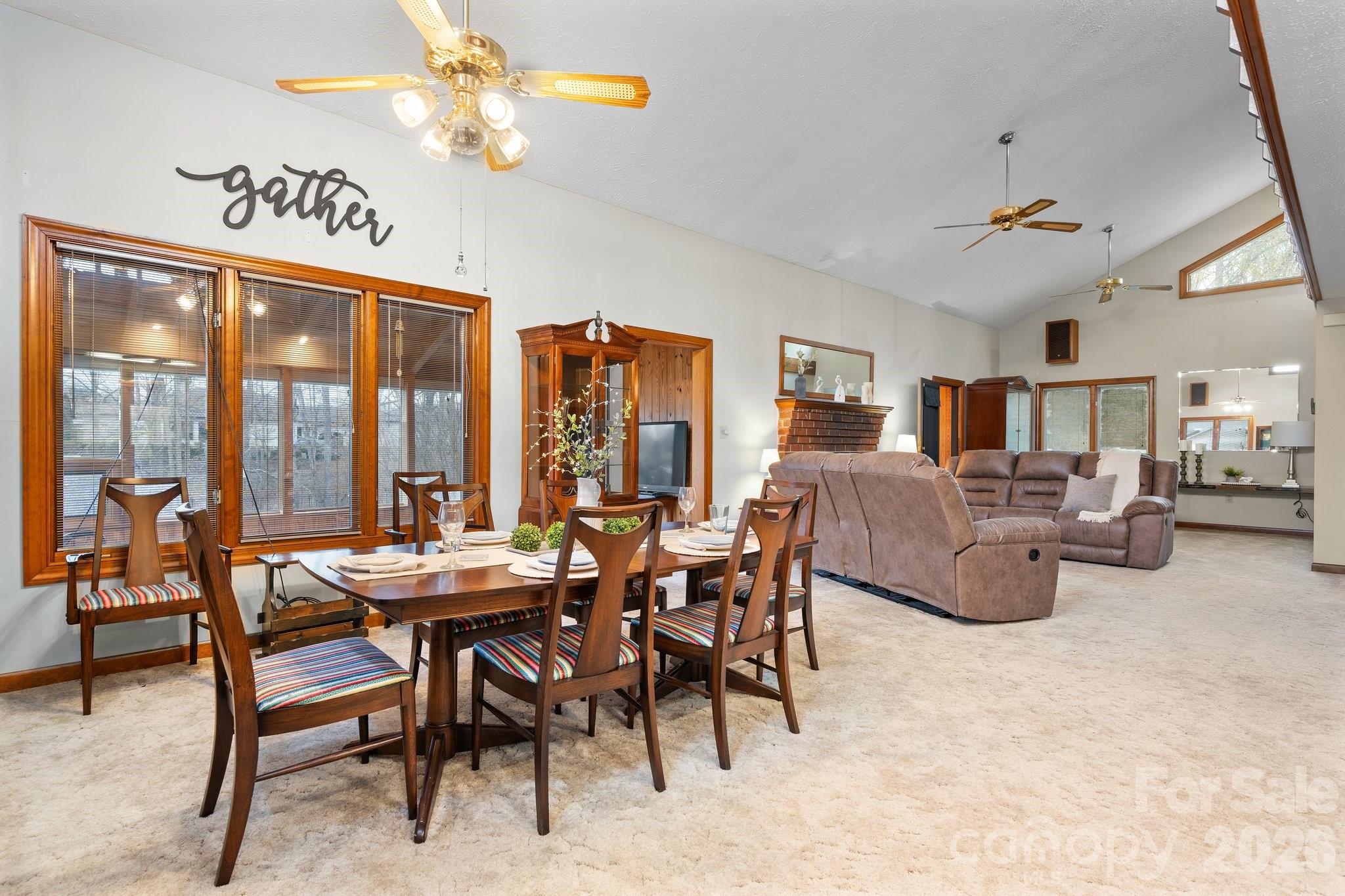 3910 6th Street NW — Hickory