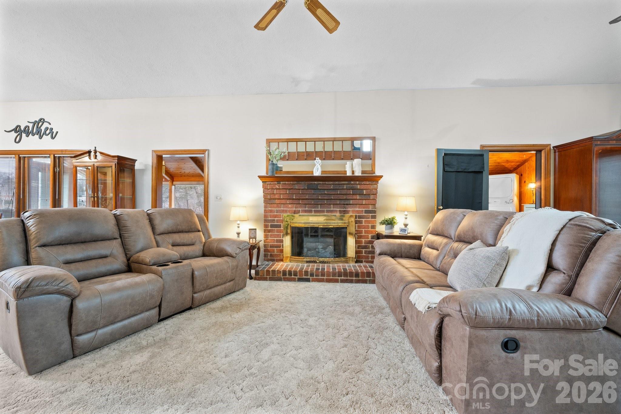 3910 6th Street NW — Hickory