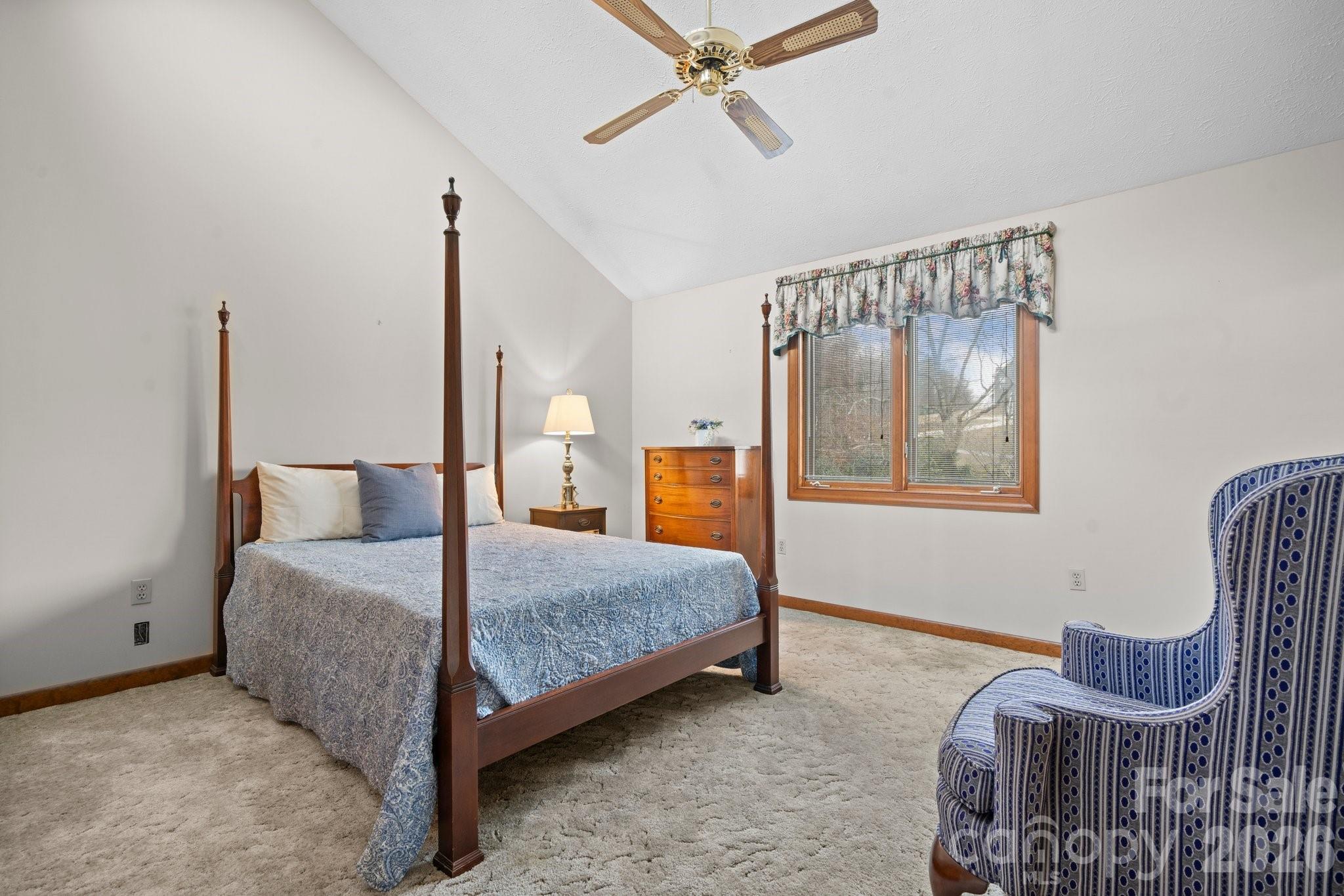 3910 6th Street NW — Hickory