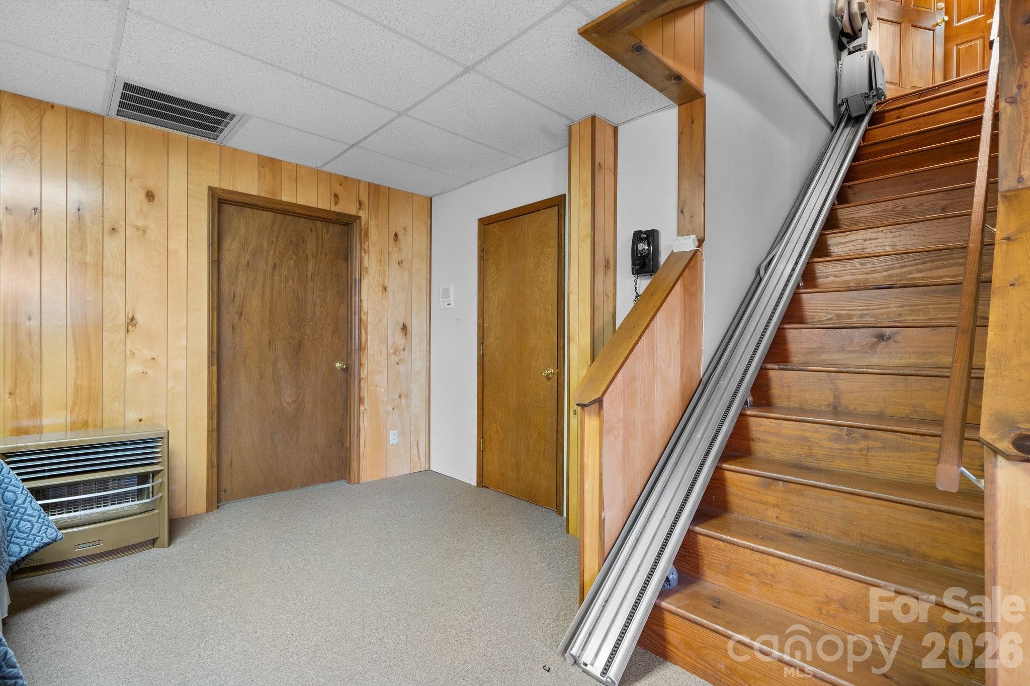 3910 6th Street NW — Hickory